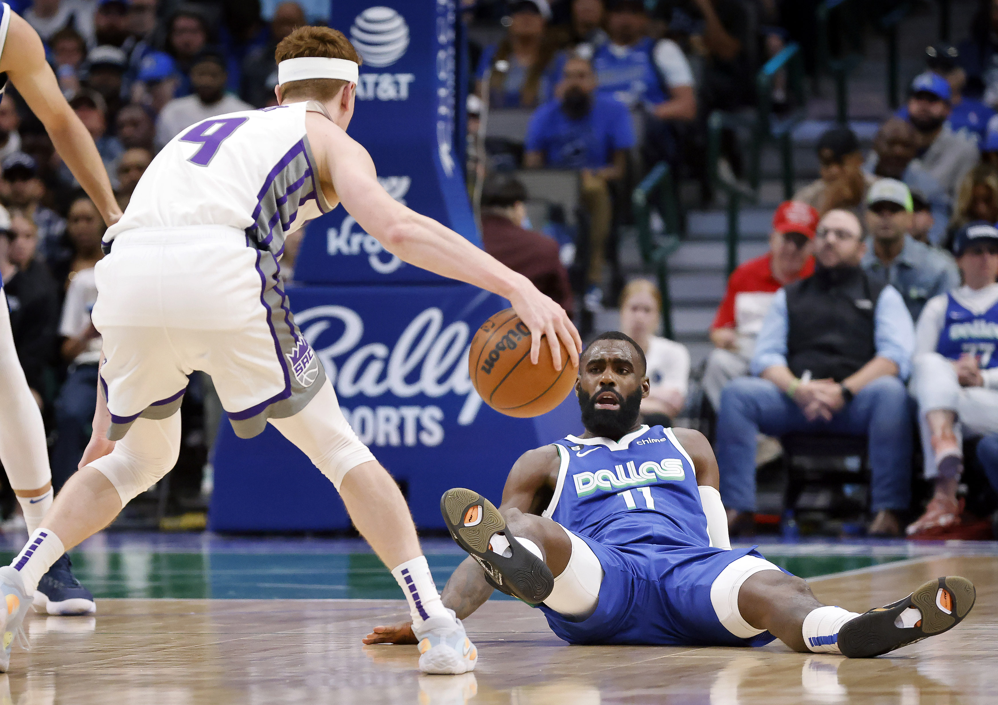 Travis Scott, Reggie Jackson, Luka Doncic turn out for Rangers-Astros game 4