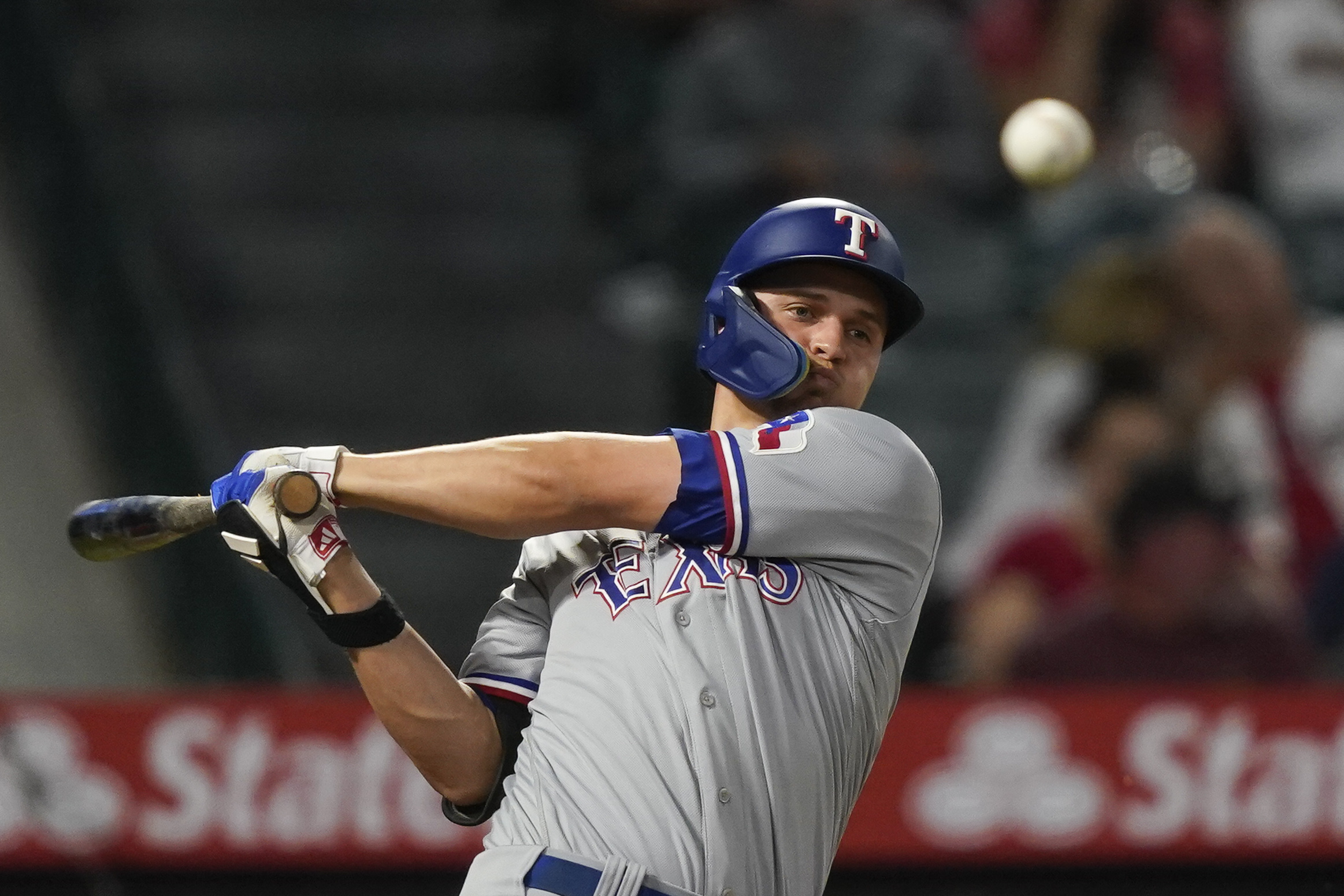 Bochy's Texas Rangers beat his former Giants again, 9-3