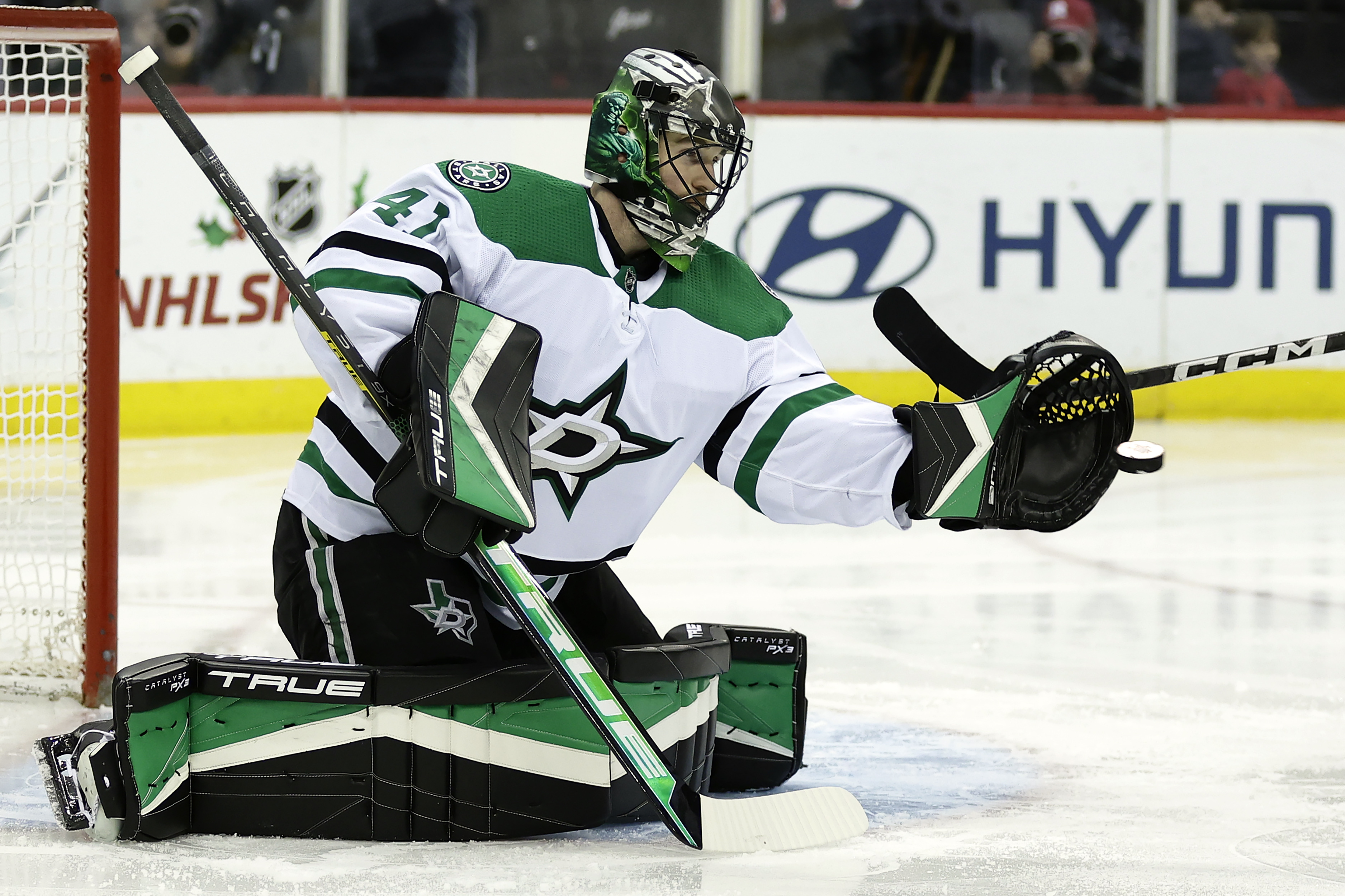 Dialed in' Scott Wedgewood leads Stars to impressive bounce-back win over  Devils