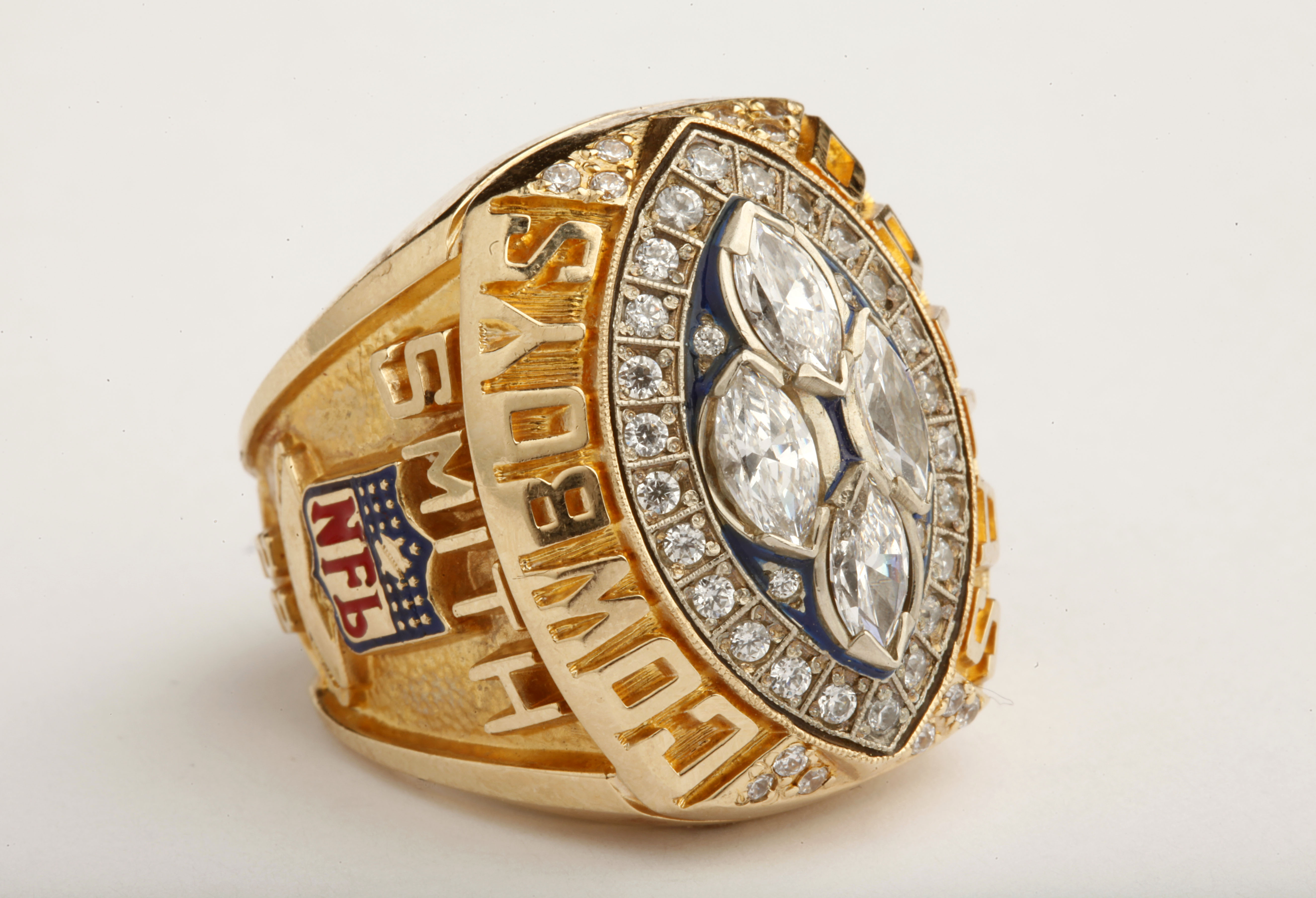 Super Bowl XXX MVP Larry Brown's gold championship ring hits the auction  block