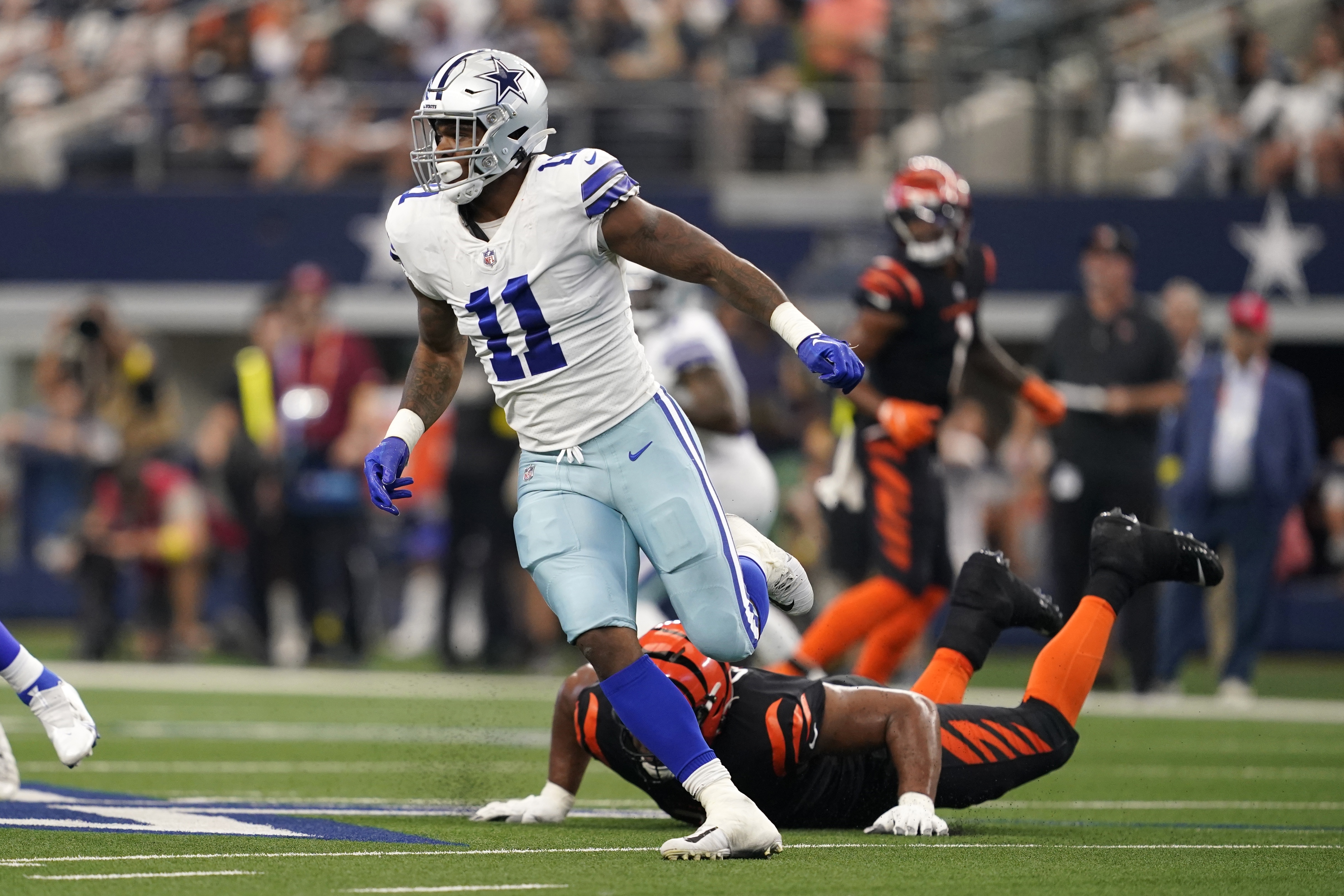 Video: Cowboys' Micah Parsons Accidentally Hits Dak Prescott Low