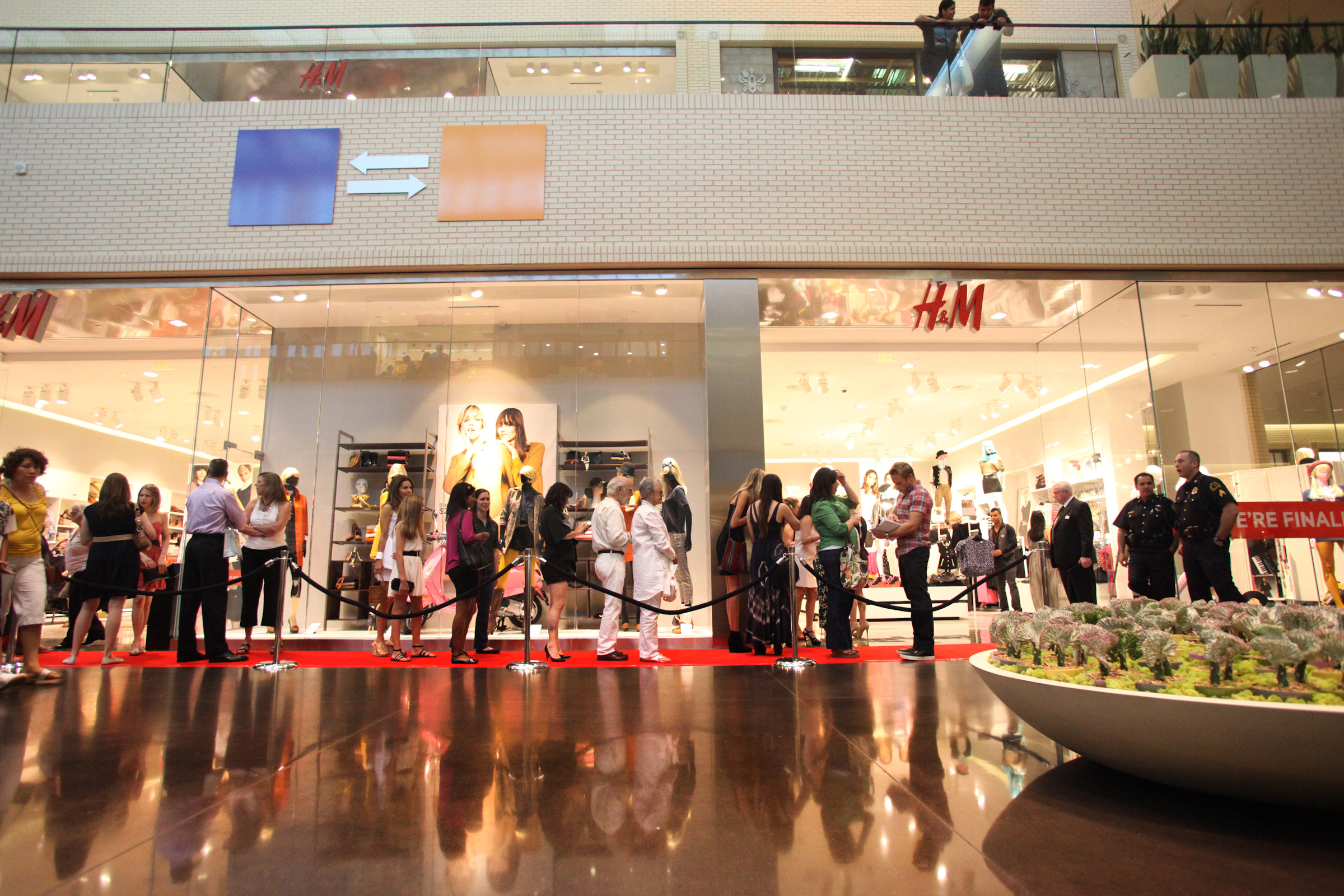 H&M and Zara Closing Physical Stores Worldwide