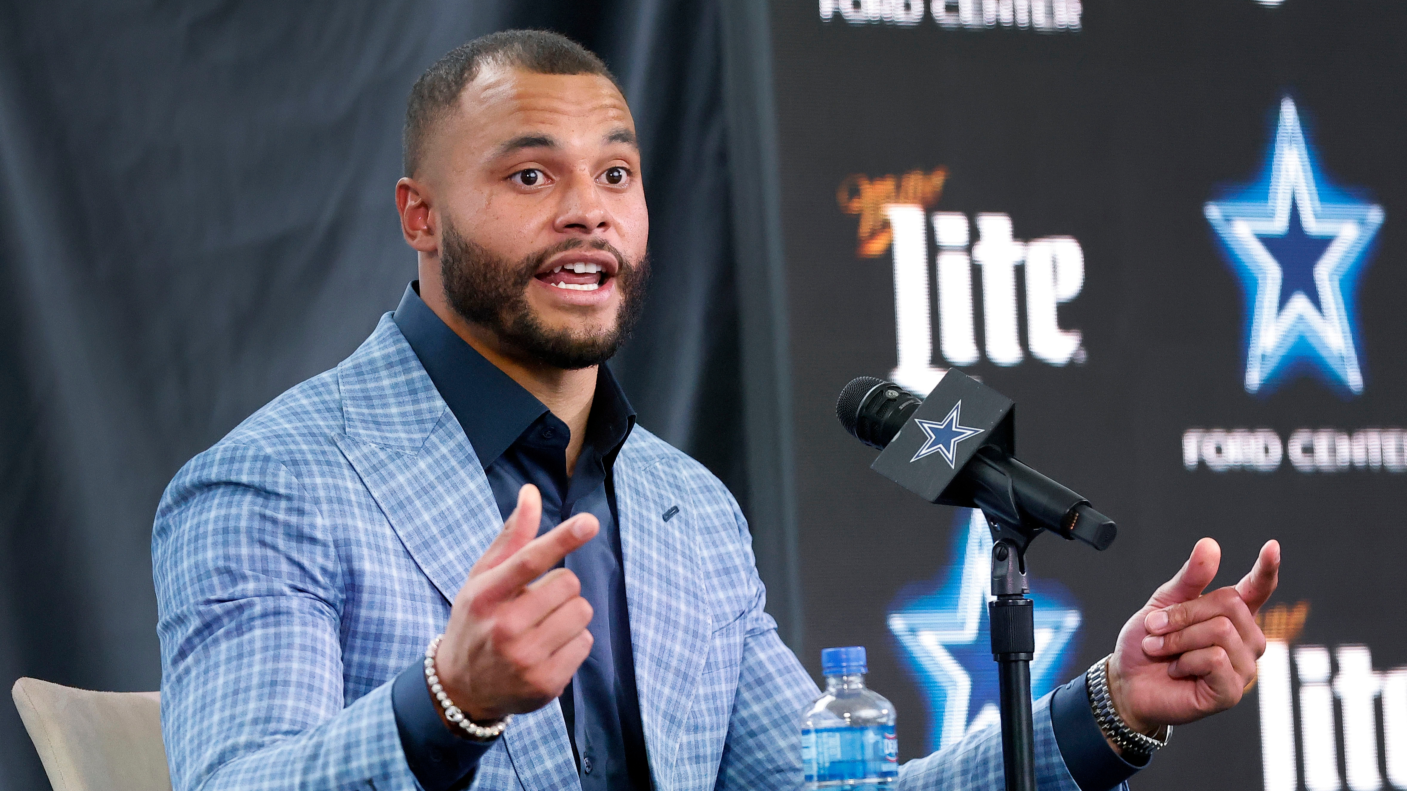 Cowboys QB Dak Prescott on injury recovery: 'I can go play in a game right  now'
