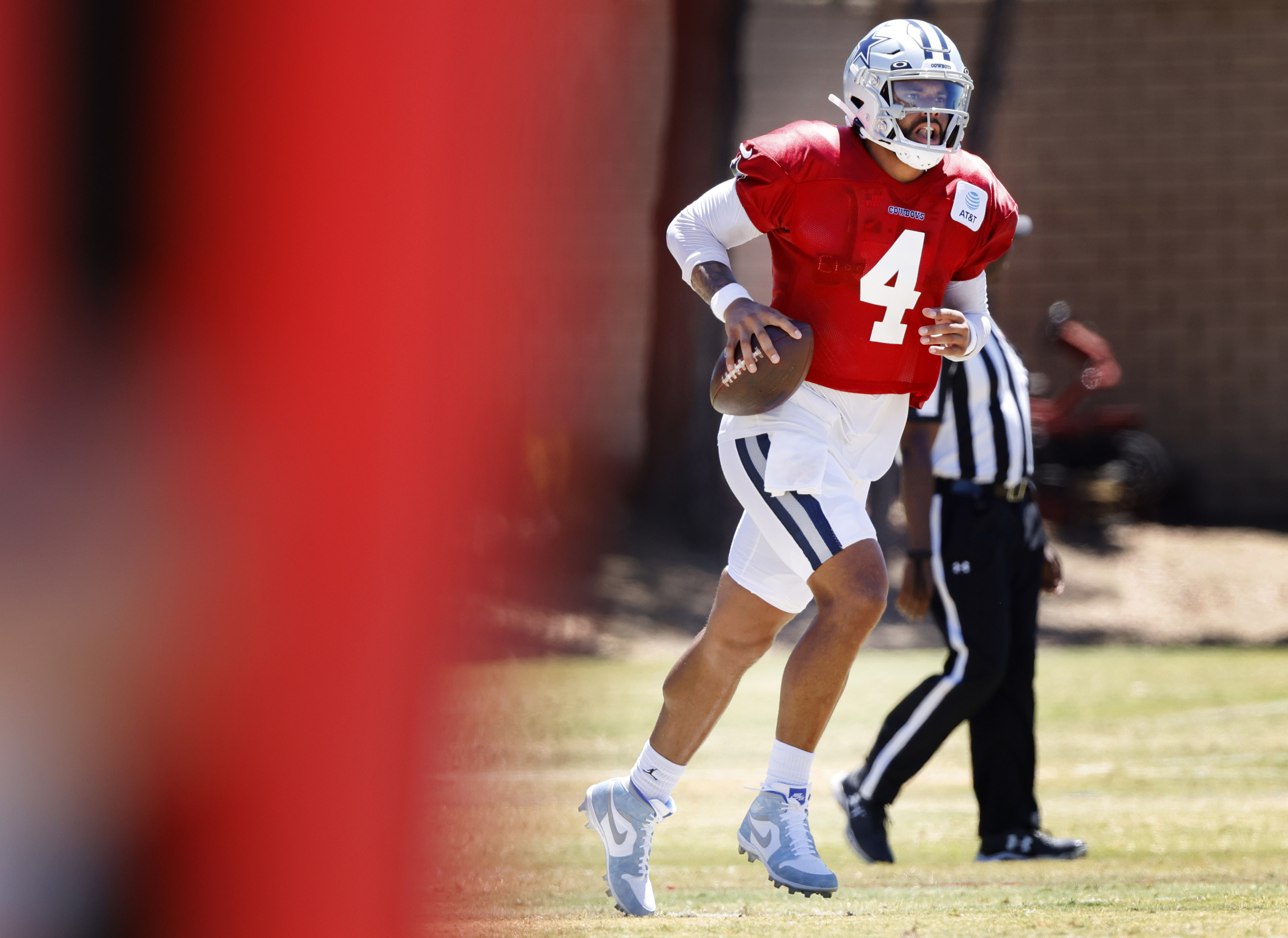 Cowboys camp photos: Hold the L! Leighton Vander Esch and Micah Parsons  hold L on their forehead