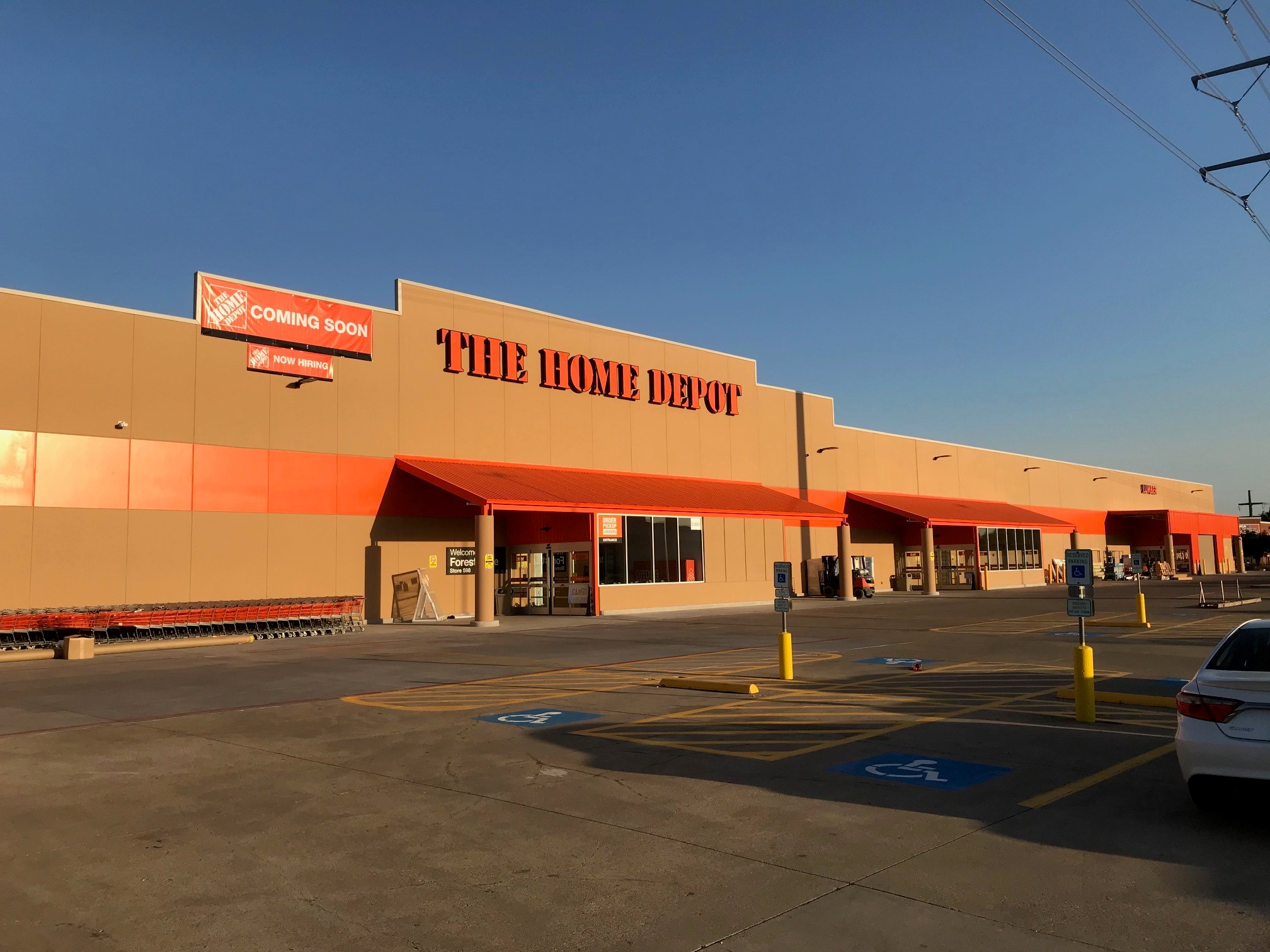 Home Depot Is Adding 1 000 Jobs At Huge Dallas Warehouse Dedicated To Online Purchases