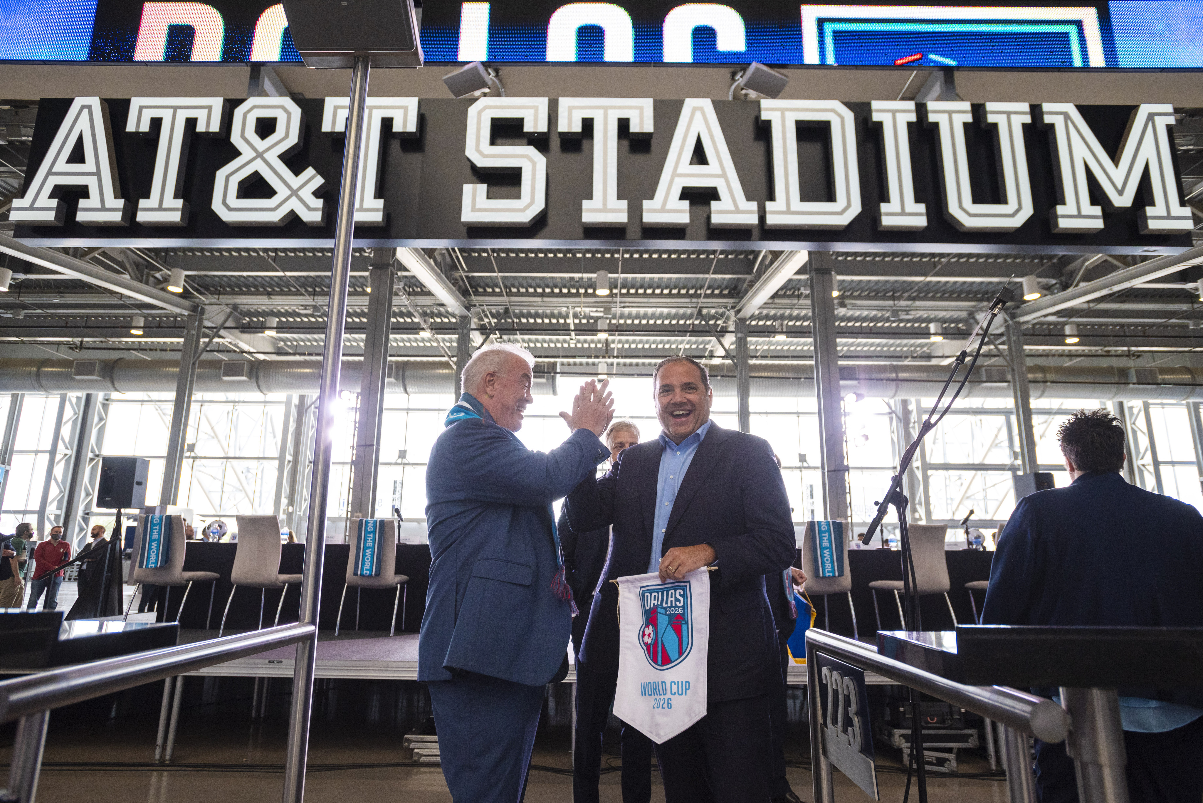 FIFA delegation visits AT&T Stadium to offer insight on World Cup-prompted  renovations