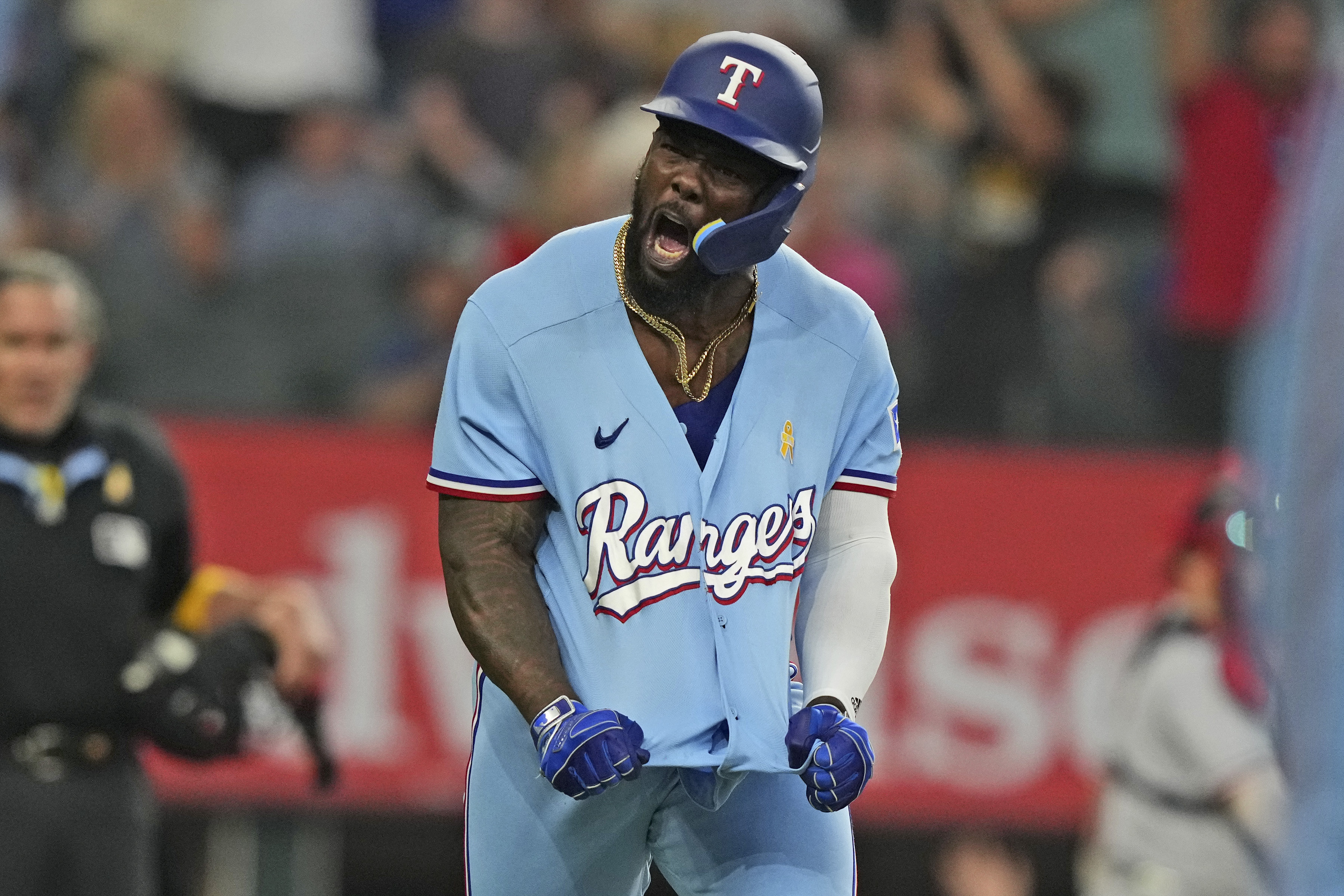 What Adolis García's series-salvaging walk-off means as Rangers prepare to  host Astros