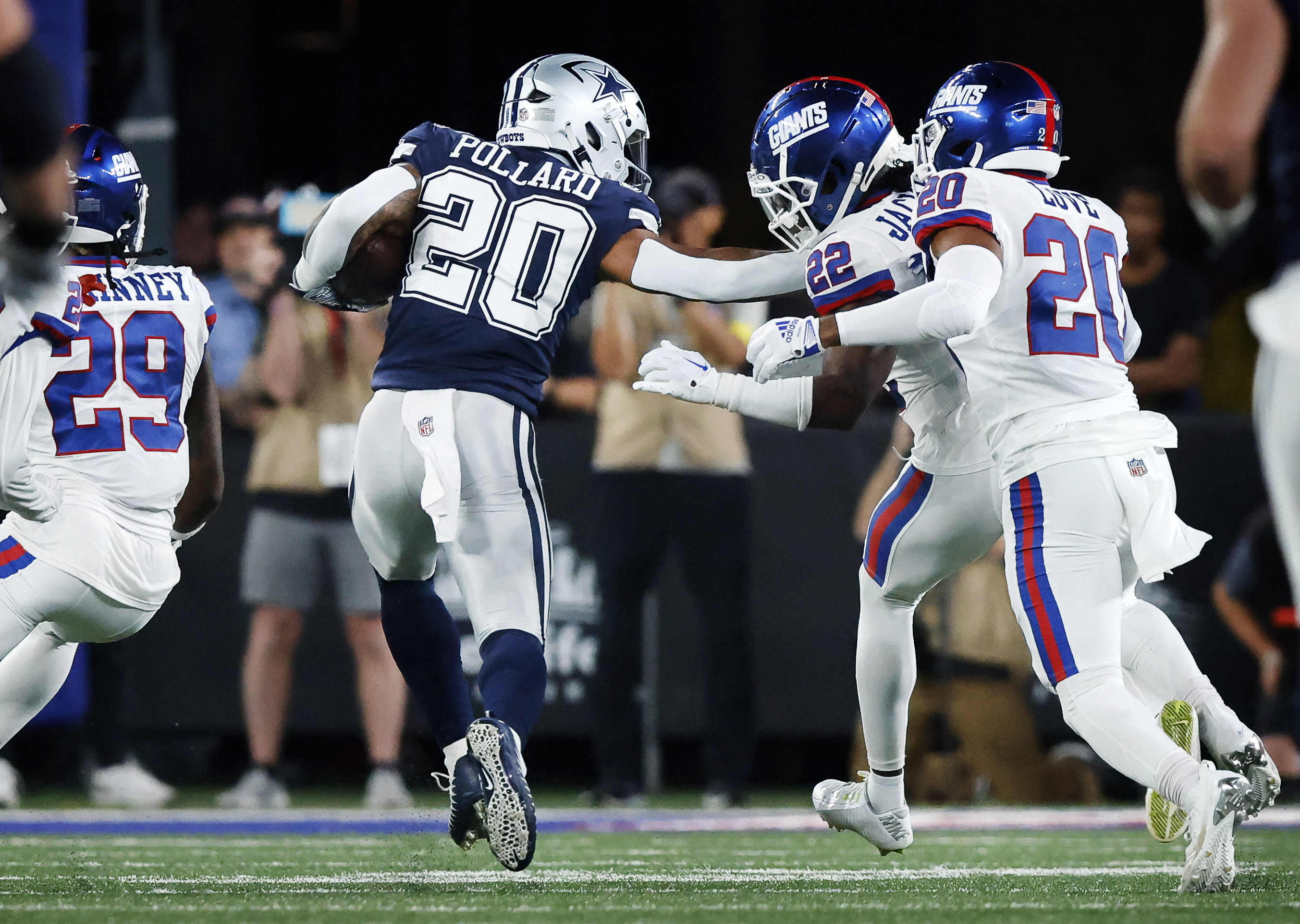 SportsDay's expert NFL picks for Week 2: Raiders-Bills, Giants