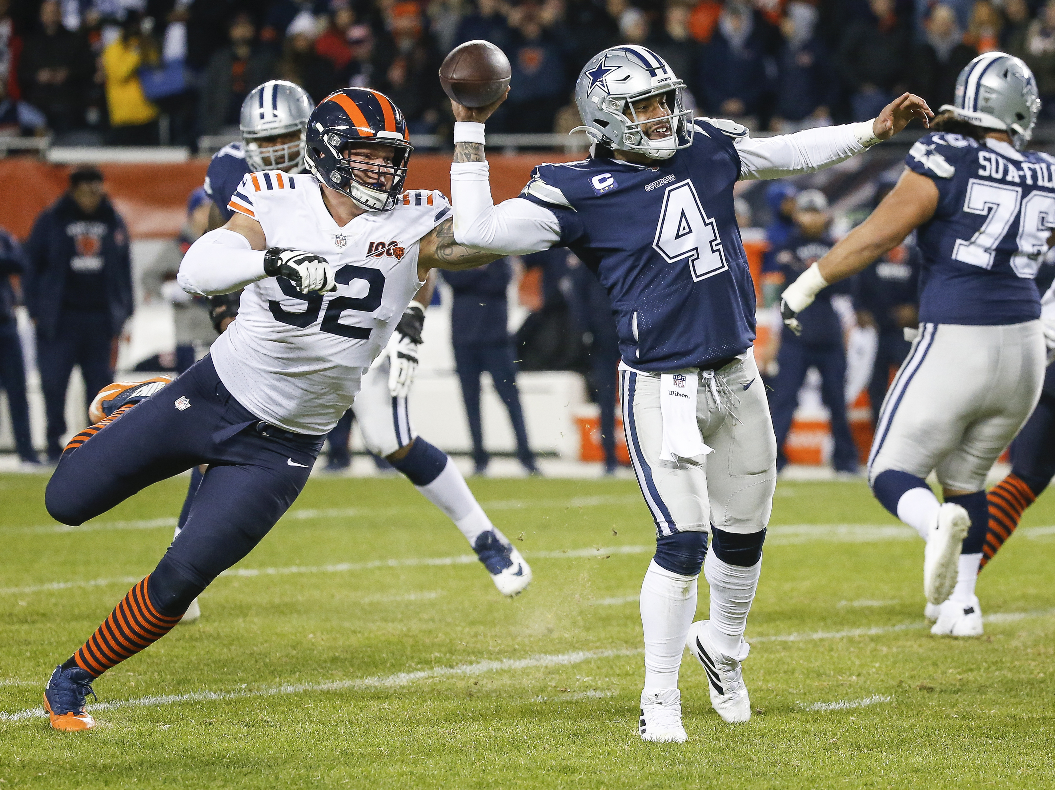 Dallas Cowboys defensive end Brent Urban (95) defends during the