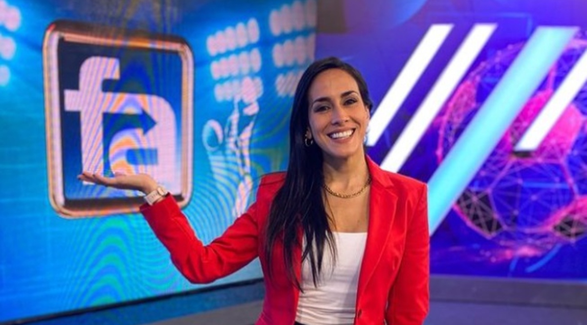 Romina Vega fue una de las conductora de Fútbol en América junto a Richard de la Piedra y Erick Osores ante la ausencia de Óscar del Portal.