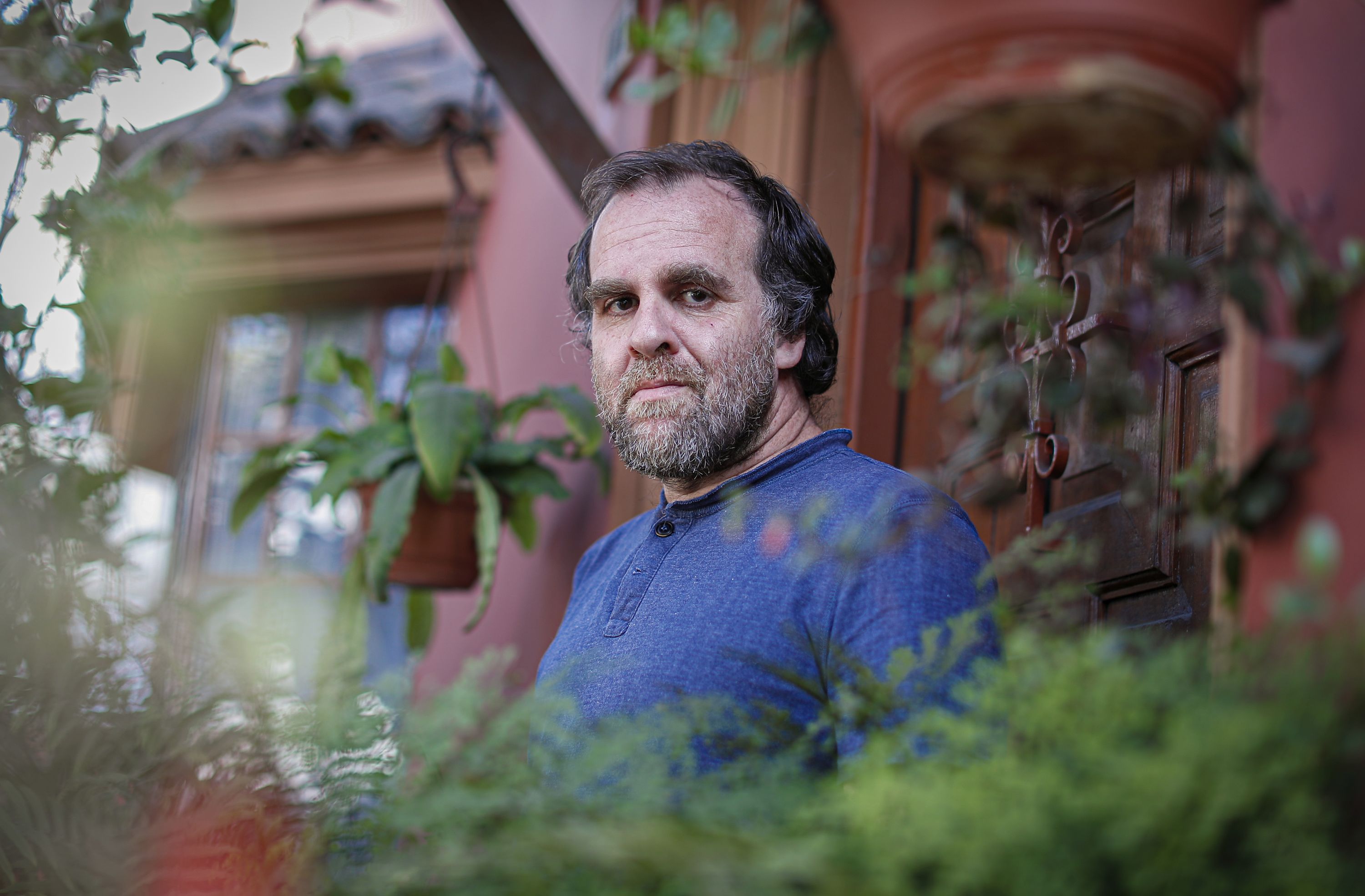 José Carlos Yrigoyen (Lima, 1976 ), autor de "Ciclo del Partido de la Caridad": “Yo no creo que la literatura deba tener respuestas morales o validarse por ciertos principios”. (Foto: Hugo Pérez)