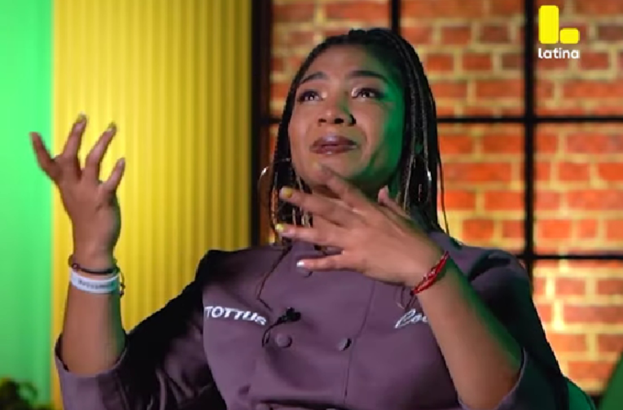 Carla Rueda se emociona hasta las lágrimas al hablar de su padre y cómo cambió su relación con el programa. (Foto: Captura de video)