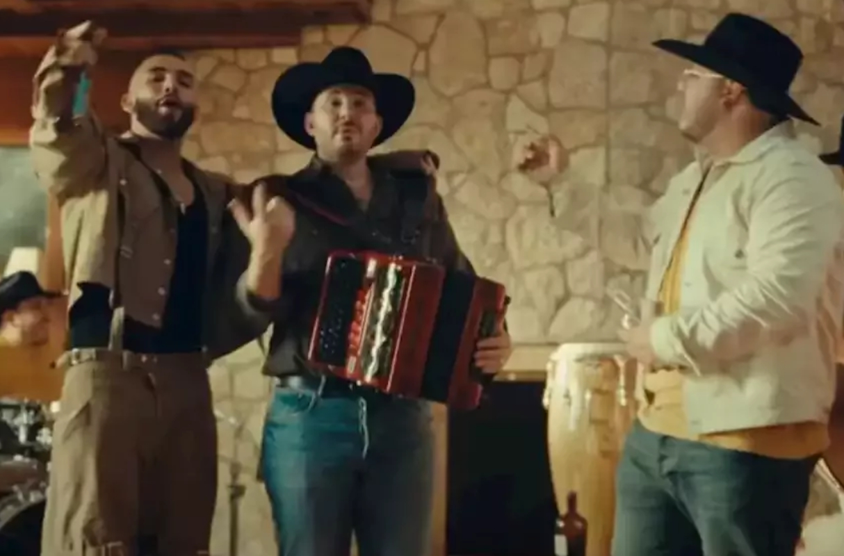 Manuel Turizo y Grupo Frontera le cantan al desamor con “De lunes a lunes”. (Foto: Captura de video)