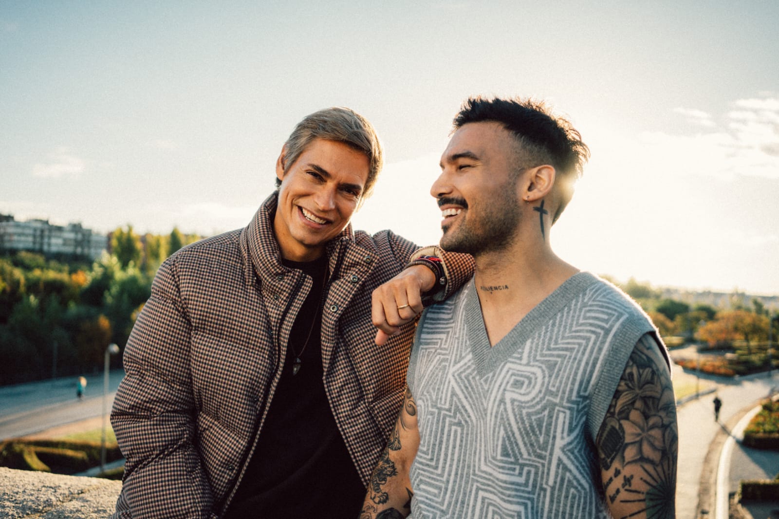 Ezio Oliva se une a Carlos Baute y estrena “Sevilla”, su nueva colaboración | Foto: Difusión