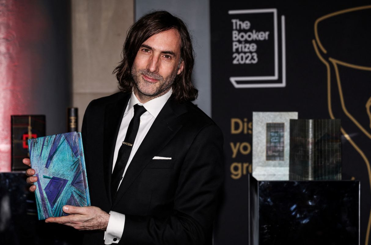 El escritor irlandés Paul Lynch gana el premio Booker con su libro “Prophet song”. (Foto: Adrian DENNIS / AFP)