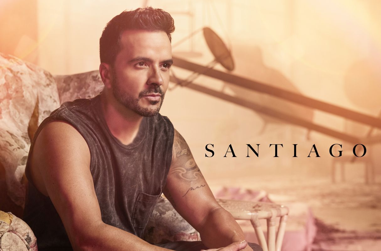Luis Fonsi celebró el estreno de su nuevo tema “Santiago”. (Foto: Universal Music)