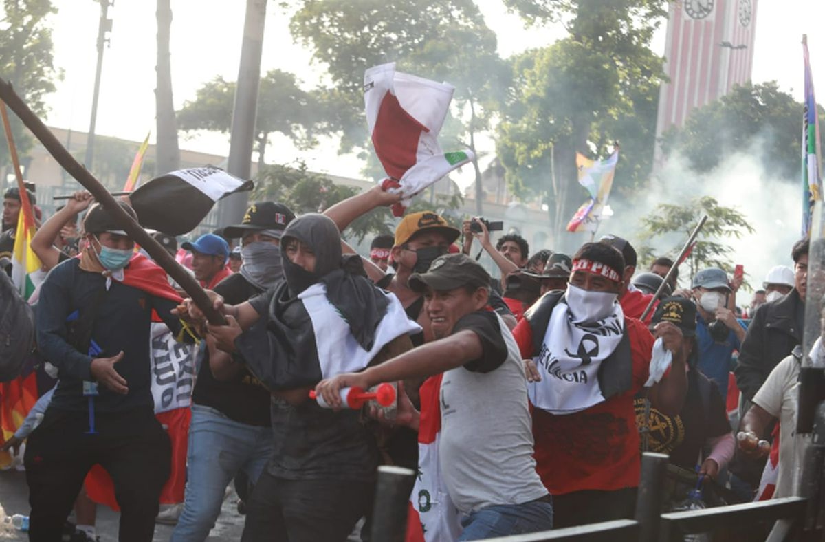 Protestas en Lima | Vándalos atacaron a la Policía durante manifestación en calles del centro de Lima | Marchas en Lima | Marcha del 19 de enero | toma de lima | LIMA | EL COMERCIO PERÚ