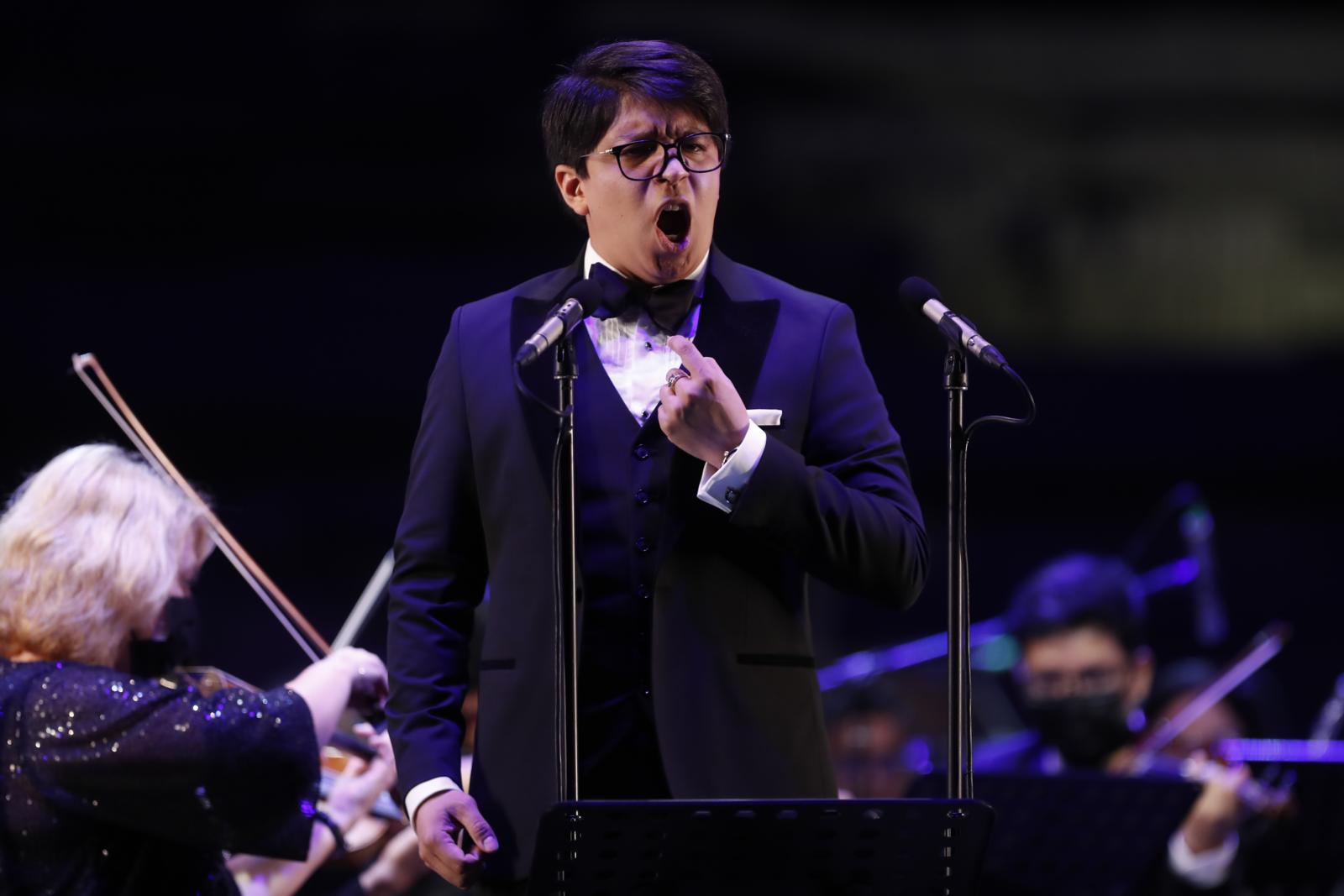 A los 30 años, el tenor peruano Iván Ayón-Rivas continúa su ascendente carrera en los principales escenarios de la ópera y el bel canto de Europa.