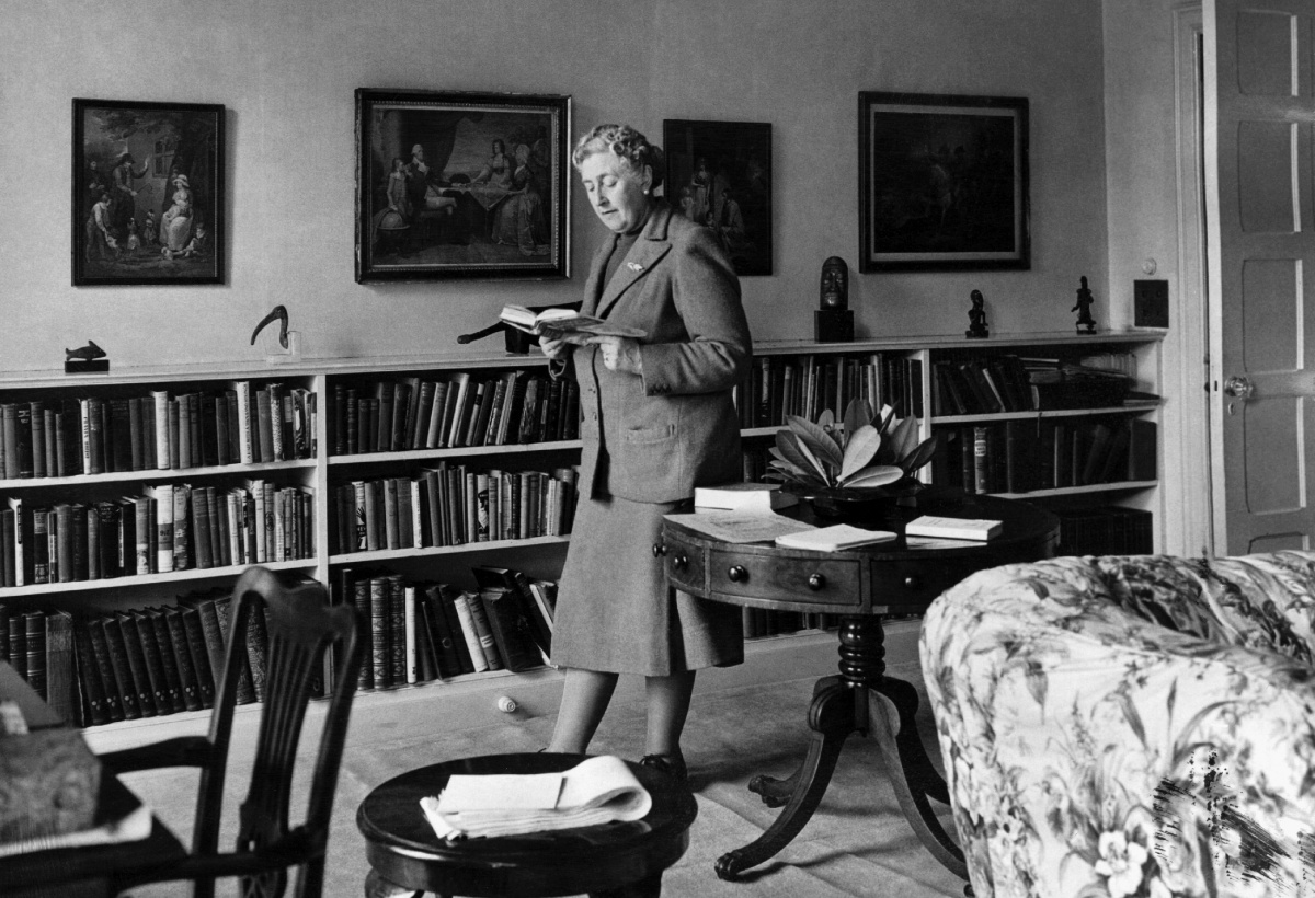Cuando Agatha Christie falleció, el 12 de enero de 1976, hace exactamente 50 años, era la escritora más popular del mundo. Publicaba un libro por año y cada uno de ellos fue un ‘best seller’.