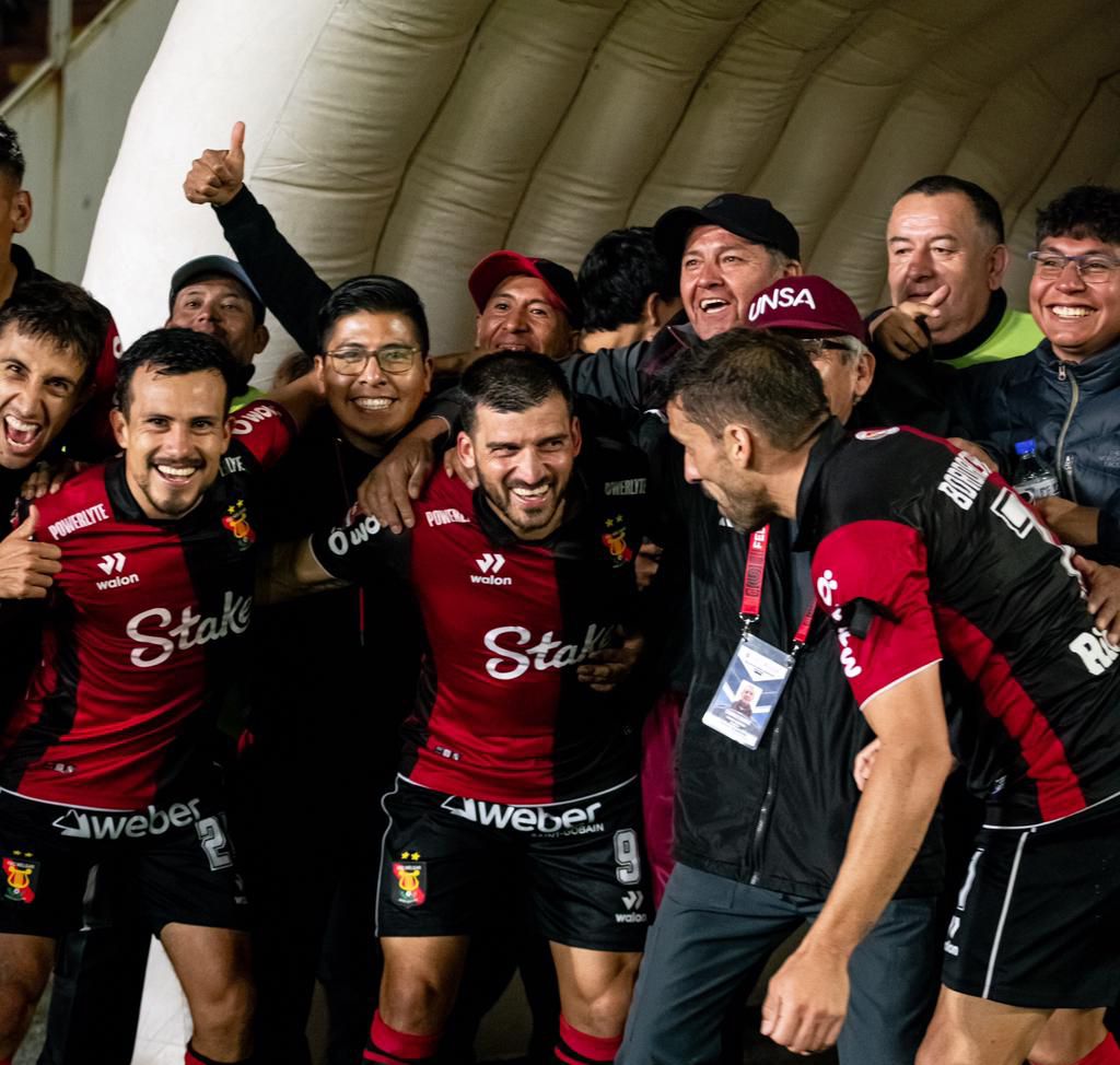 Bernardo Cuesta hizo historia con su doblete con los rojinegros. (Foto: Melgar)