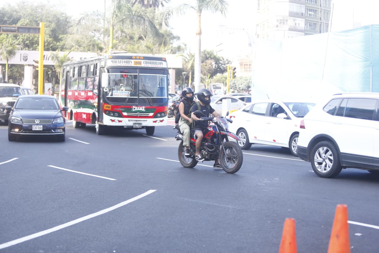 Así transcurrió el primer día de prohibición de dos personas en moto:  medida fue acatada parcialmente | LIMA | EL COMERCIO PERÚ