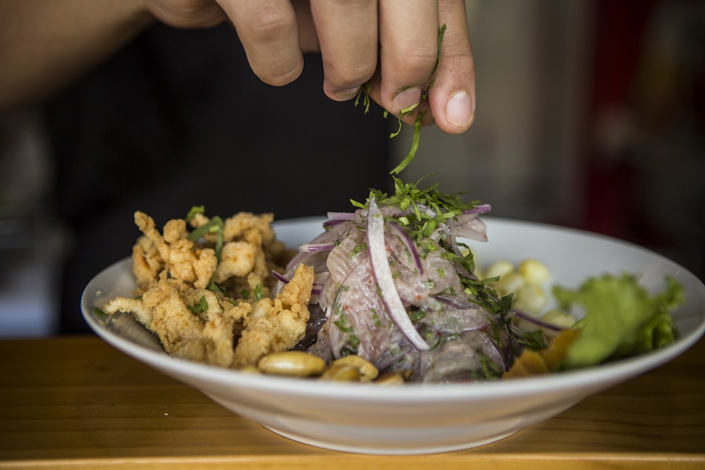 La Asociación de Restaurantes Marinos y Afines del Perú (ARMAP) descartó esta semana que el derrame de petróleo suponga un descenso en el consumo de cebiches u otros platos marinos.