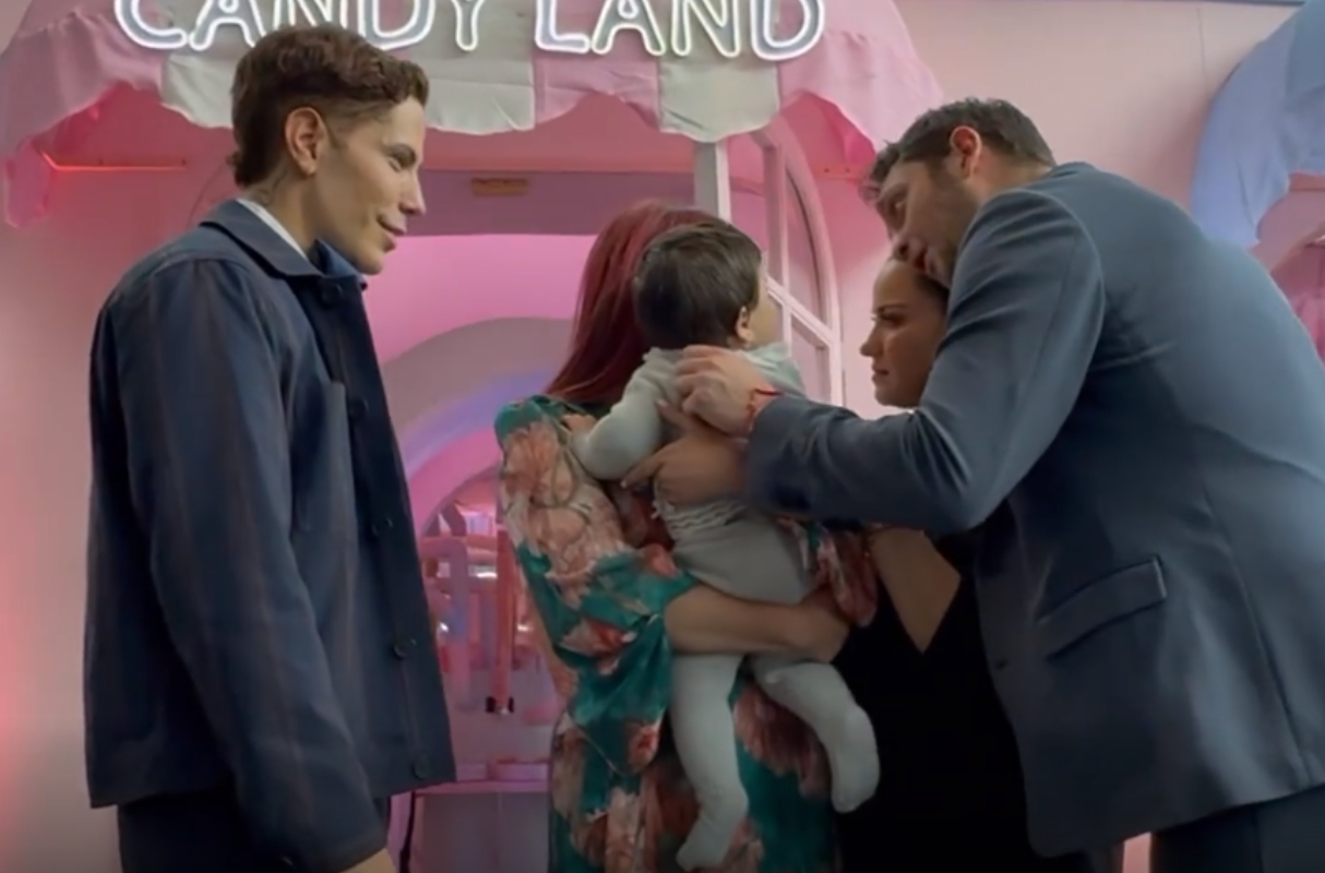 Maite Perroni bautizó a su hija y, por primera vez, mostró el rostro de la pequeña. (Foto: Instagram)