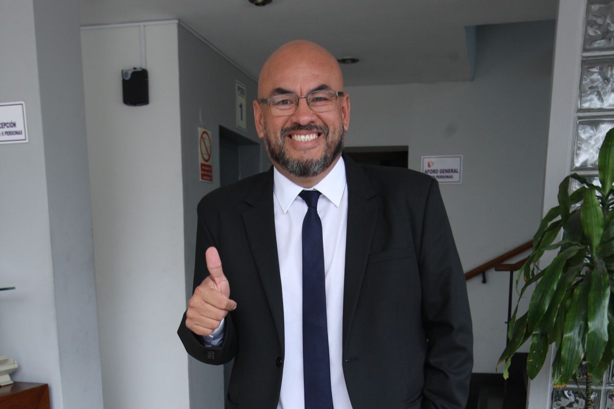 Peter Arévalo, más conocido como Mr. Peet, está probando una nueva faceta como uno de los concursantes de "El gran chef".