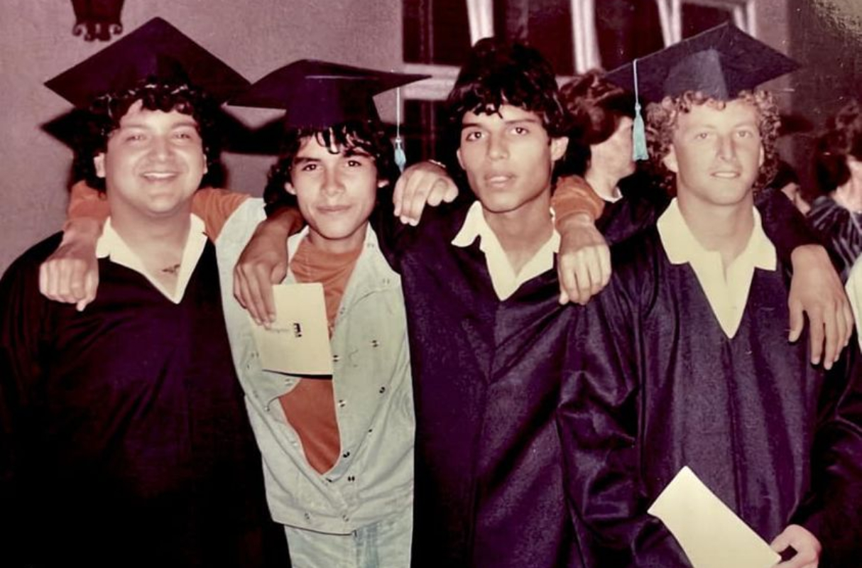 Hermana del cantante comparte video inédito de su graduación en la Universidad de Lima. (Foto: Facebook)