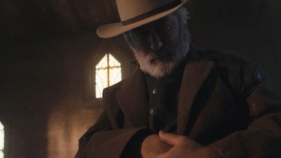 Las autoridades no han descartado aún la responsabilidad del actor Alec Baldwin en la muerte de la cinematógrafa.