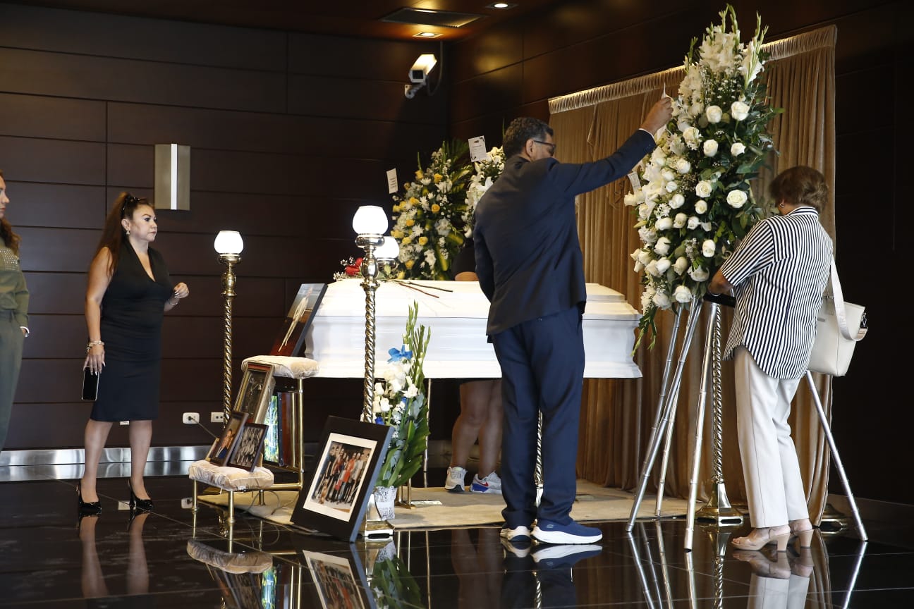 Manolo Rojas: Restos del emblemático humorista son velados en el Gran  Teatro Nacional | EL COMERCIO PERÚ