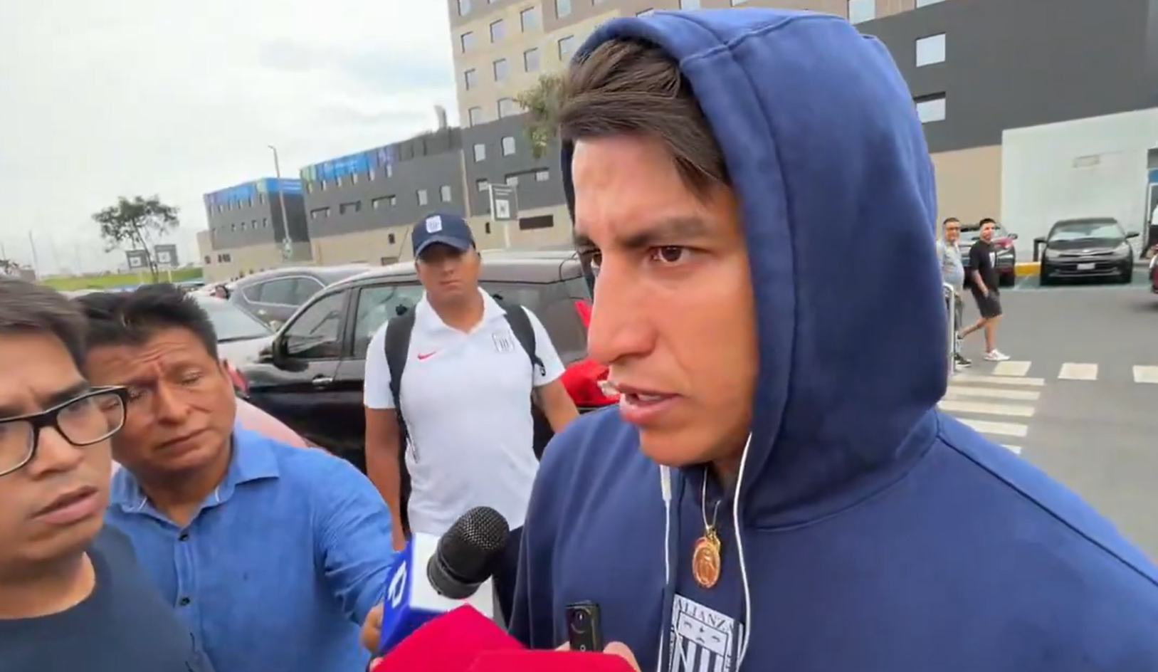 Fernando Gaibor cuestionó el manejo del caso y pidió que la situación se trate con la seriedad y verdad que corresponde. (Foto: captura Jax Latin Media)