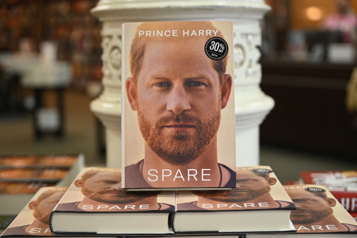 El libro del príncipe Harry salió a la venta el 10 de enero. En las librerías de EE.UU. e Inglaterra, llegó a vender un millón y medio de ejemplares en su primer día. (Foto: AFP)
