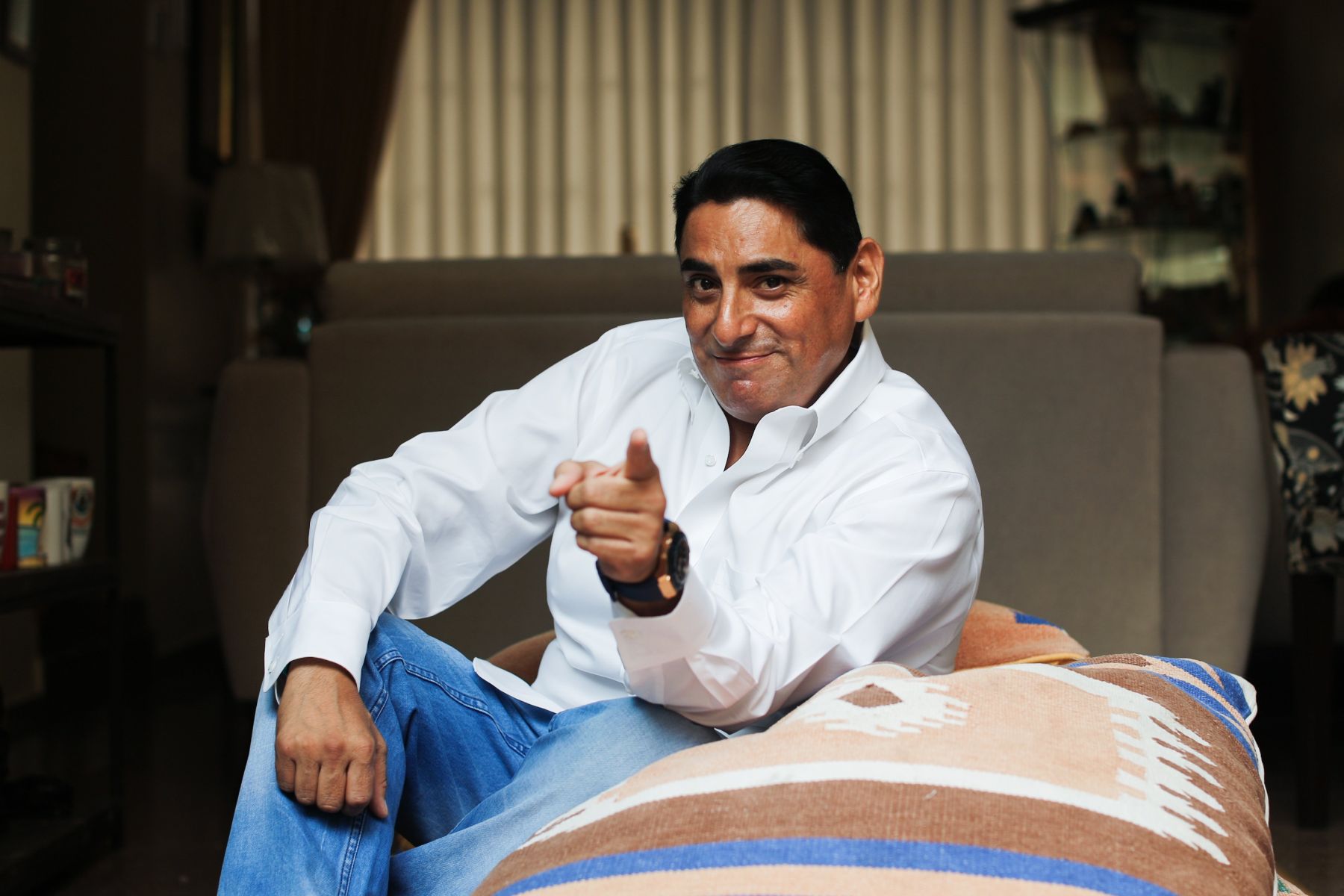 Carlos Álvarez responde a las acusaciones de "discriminación" a la primera dama, Lilia Paredes, por parte del gobierno.