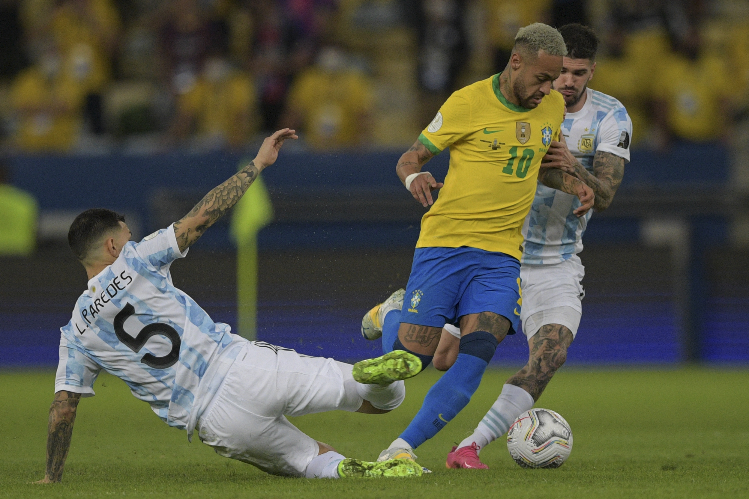 A qué hora jugaron Uruguay 2-0 Brasil desde Montevideo y Brasilia, Horario, Canales TV, MIX