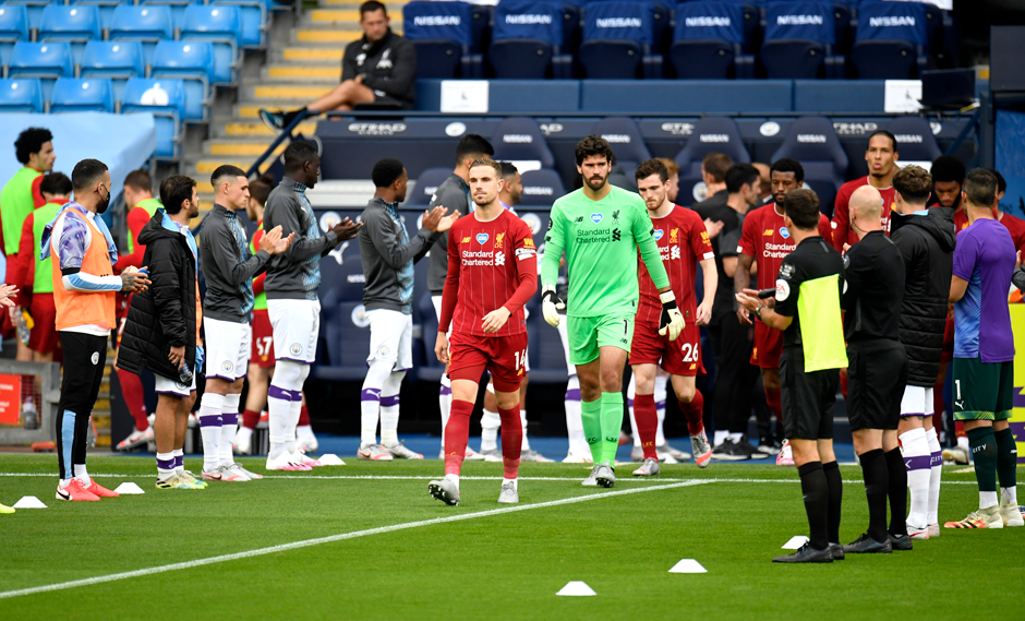 Manchester City le hizo un 'pasillo de honor' al Liverpool | Foto: AFP/EFE/AP