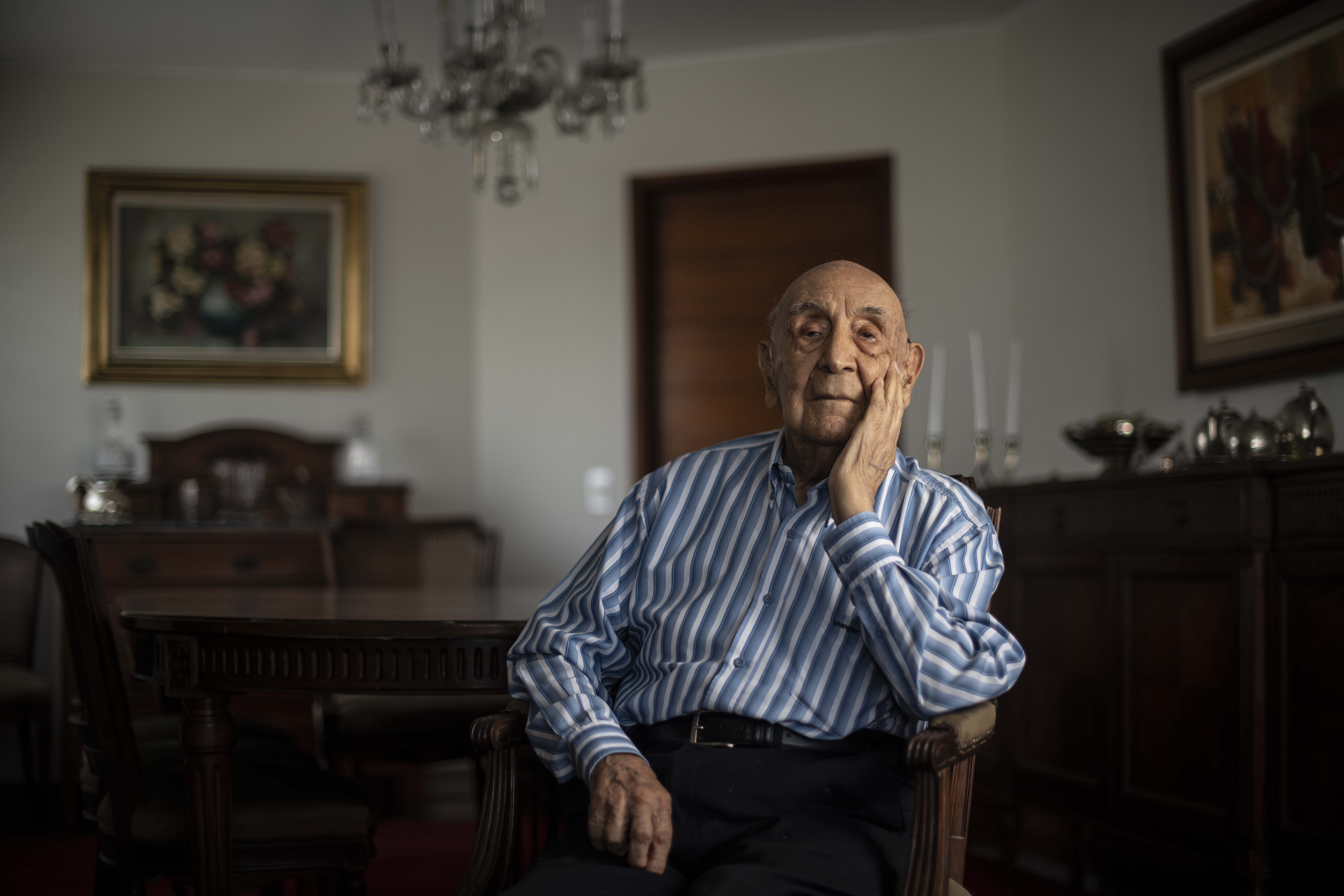 Uriel García Cáceres (98) fue ministro de Salud entre 1980 y 1982. El médico cusqueño fue cofundador de Acción Popular, junto con su amigo, el ex presidente Fernando Belaunde Terry. Renunció al cargo tras denunciar intereses por parte de integrantes de su propio partido y integrantes del Parlamento. (Foto: Elías Alfageme)