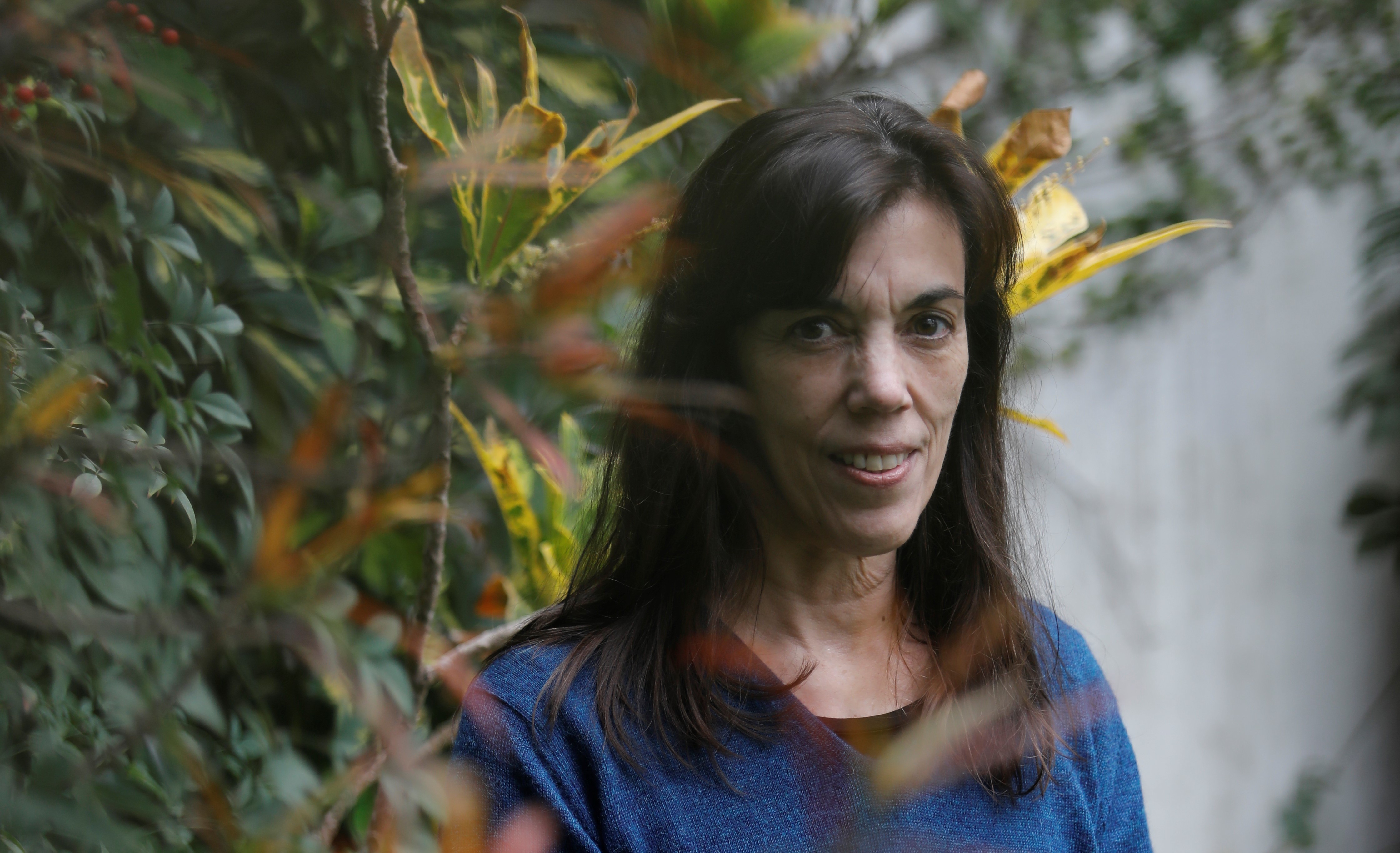 Pintora y escritora Luz Letts presenta en la FIL Lima su primer libro de cuentos "Piezas de Noche" (Foto: Anthony Niño de Guzmán / El Comercio)