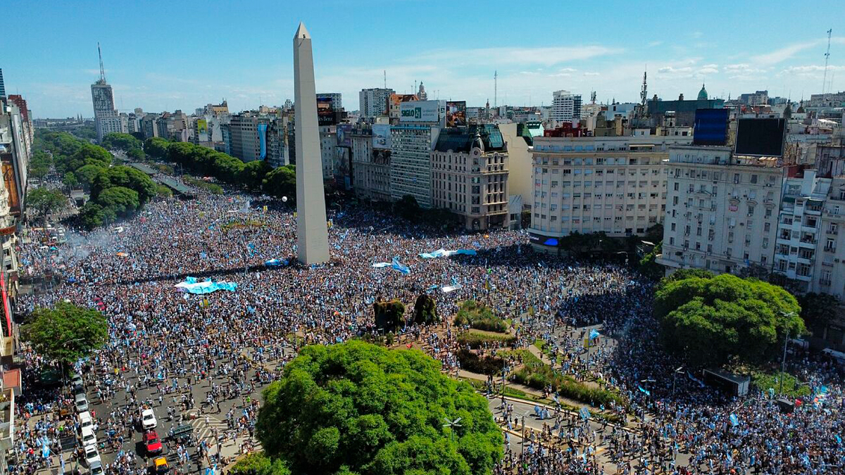 Se espera un Buenos Airea abarrotado de gente para recibir al plantel de Argentina. (Foto: Reuters)