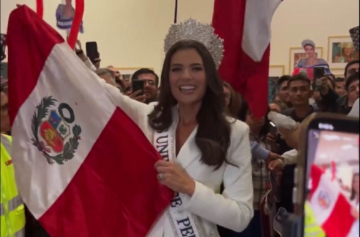 Tatiana Calmell volvió a Lima y recibió emotiva sorpresa en avión tras el Miss Universo 2024. (Foto: Captura de video)