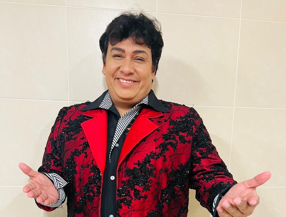 En homenaje al ídolo mexicano, el ganador de “Yo Soy” 2012, Ronald Hidalgo, presentará el espectáculo llamado “Juan Gabriel Vive”. (Foto: Difusión)