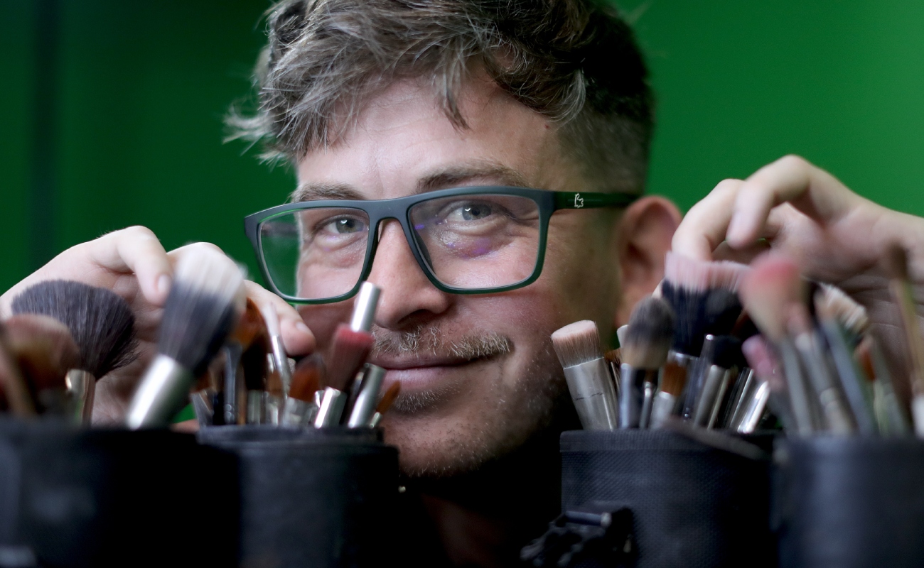 Juan Diego Peschiera, un artista del maquillaje, los efectos especiales y la caracterización. (Crédito: Alessandro Currarino).