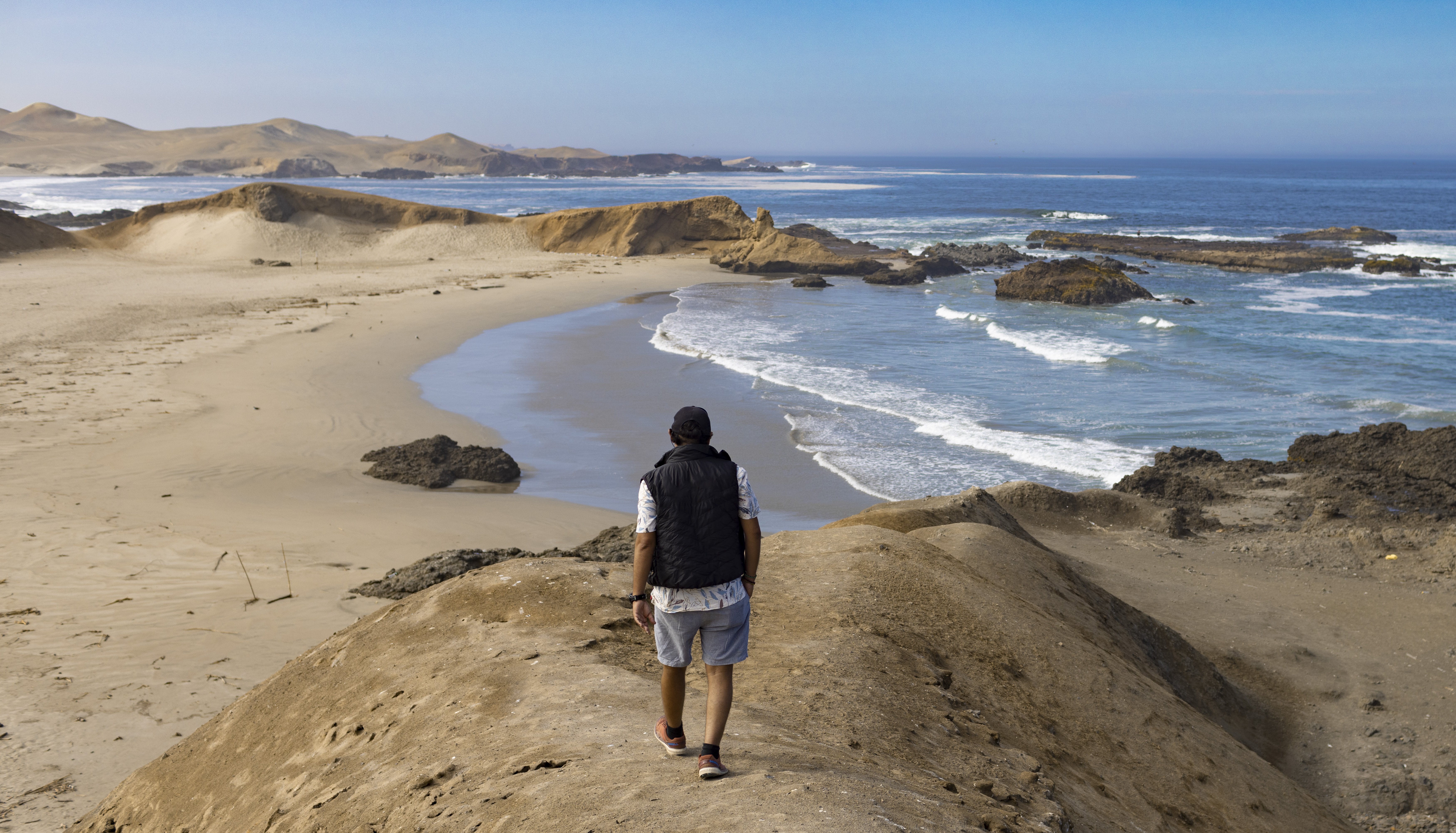 Todas las playas de Huarmey tienen sus propias características. algunas son ideales para bañistas, otras se prestan para el buceo o la pesca submarina. 