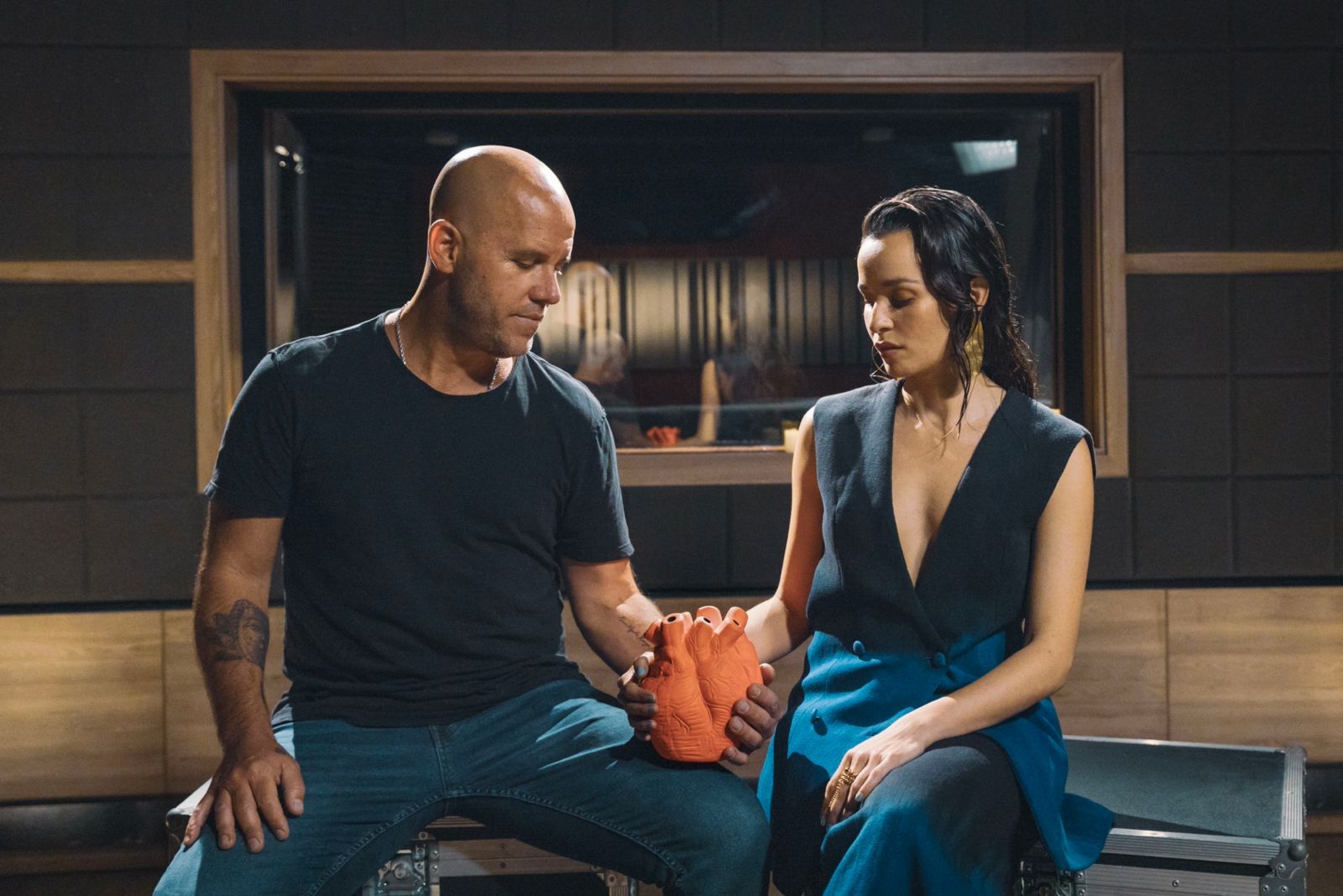 Gian Marco Zignago y Catalina García interpretan "Tú", el nuevo sencillo del cantautor peruano. (Foto: CR Music)