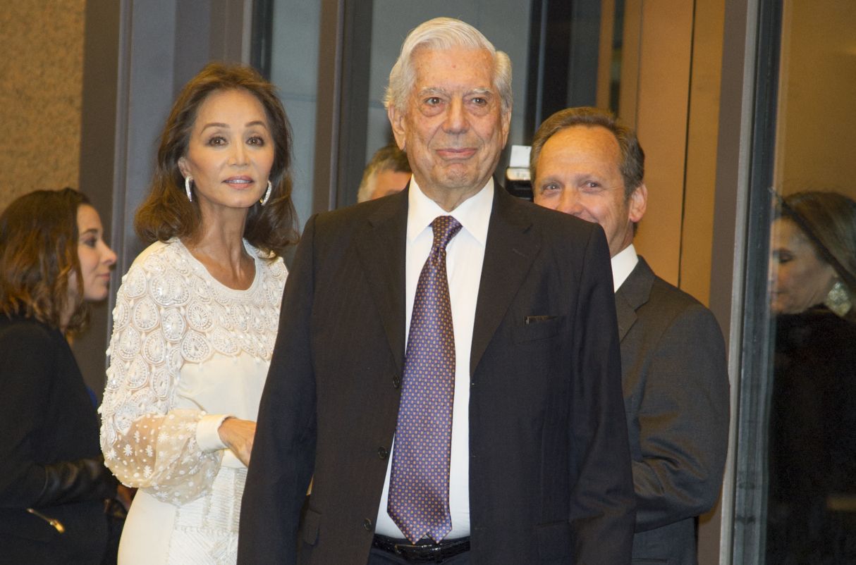 Mario Vargas Llosa e Isabel Preysler mantuvieron una relación de casi ocho años. (Foto: Ilia Garrison / AFP)