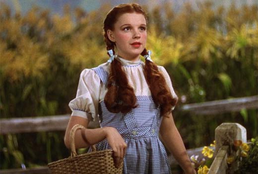 Subastarán los zapatos rojos que usó Judy Garland de "El Mago de Oz". (Foto: Captura de video)