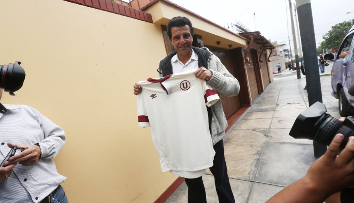 Universitario de Deportes confirmó a Javier Chirinos como el nuevo DT
