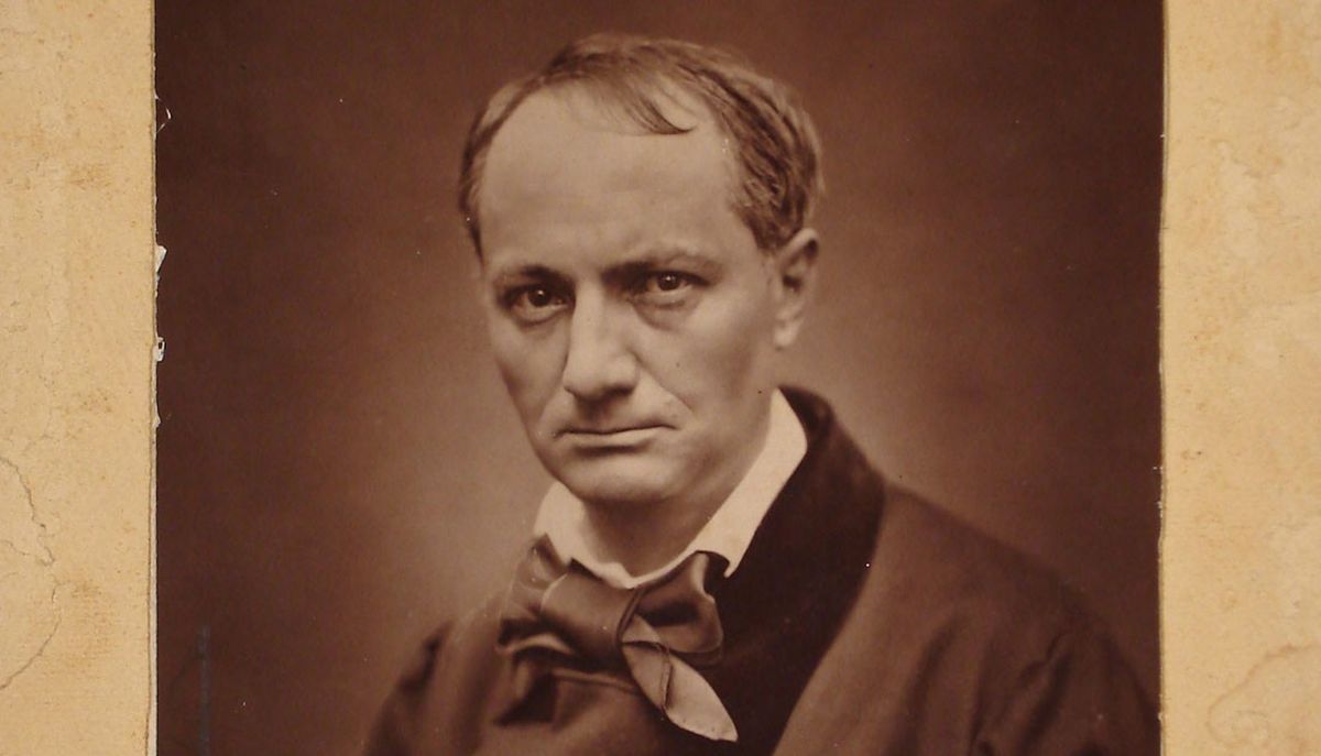 El francés Charles Baudelaire (1821-1867) es considerado uno de los grandes poetas malditos. Murió a los 46 años, tras una vida de excesos y una obra fundacional.