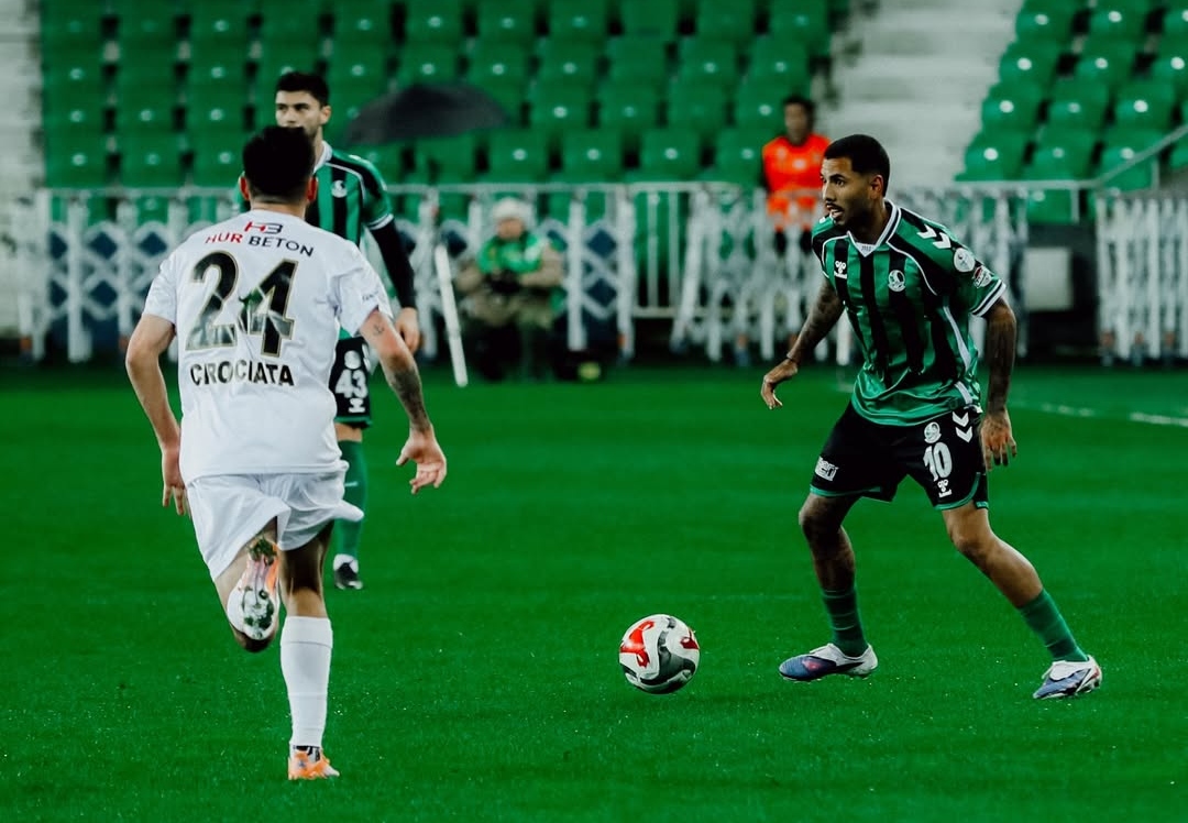 Sergio Peña usa la '10' en Sakaryaspor de Turquía. (Foto: Sakaryaspor)