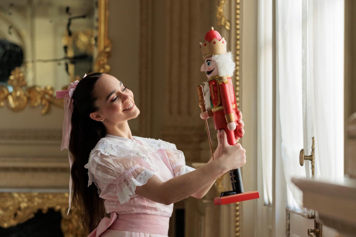 La temporada más larga de “Cascanueces” en el Perú la lidera el Ballet Municipal de Lima, con 18 funciones hasta el 26 de diciembre próximo. En la foto, María Fernanda de Oliveira  (Clara).